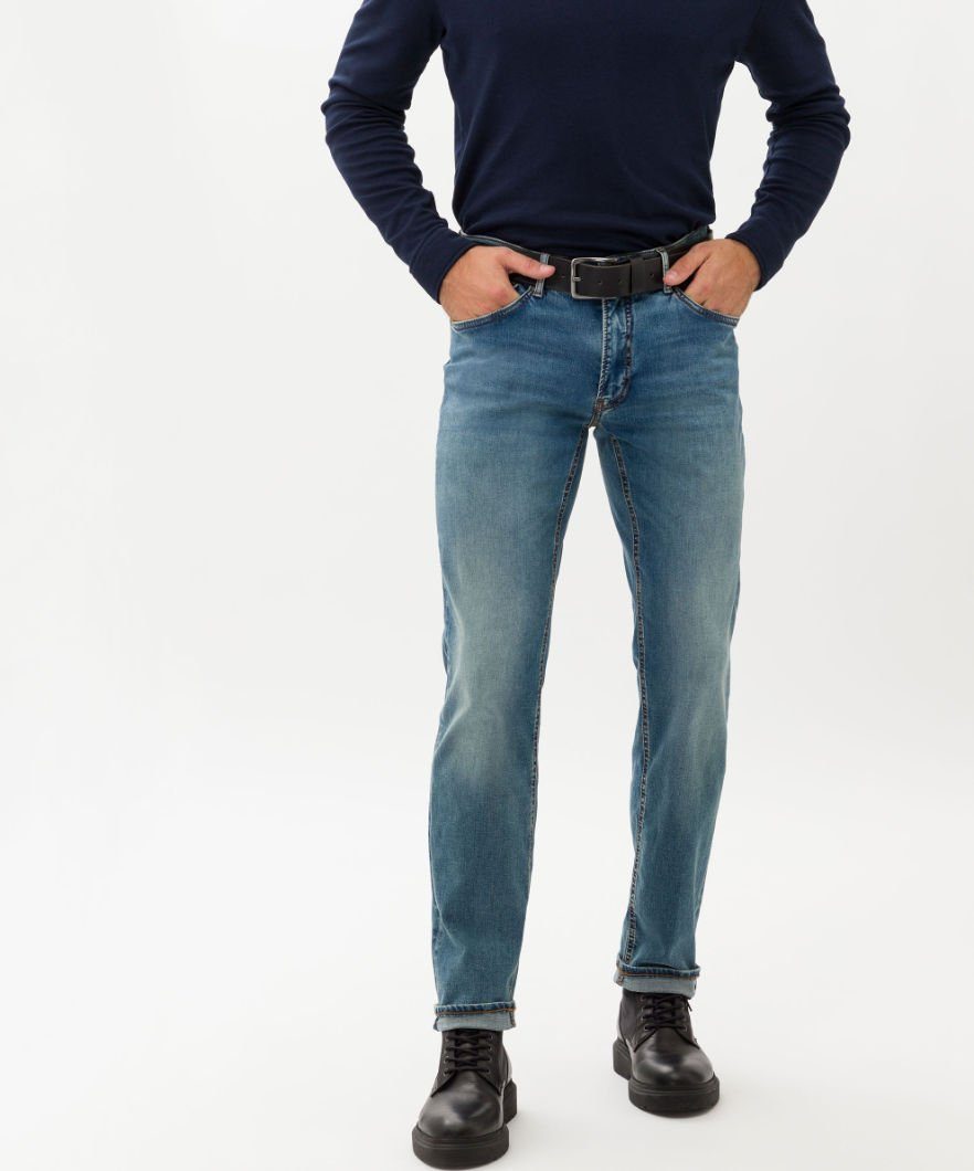 Style Produktionsverfahren Brax 5-Pocket-Jeans nachhaltiges CHUCK, Innovatives,