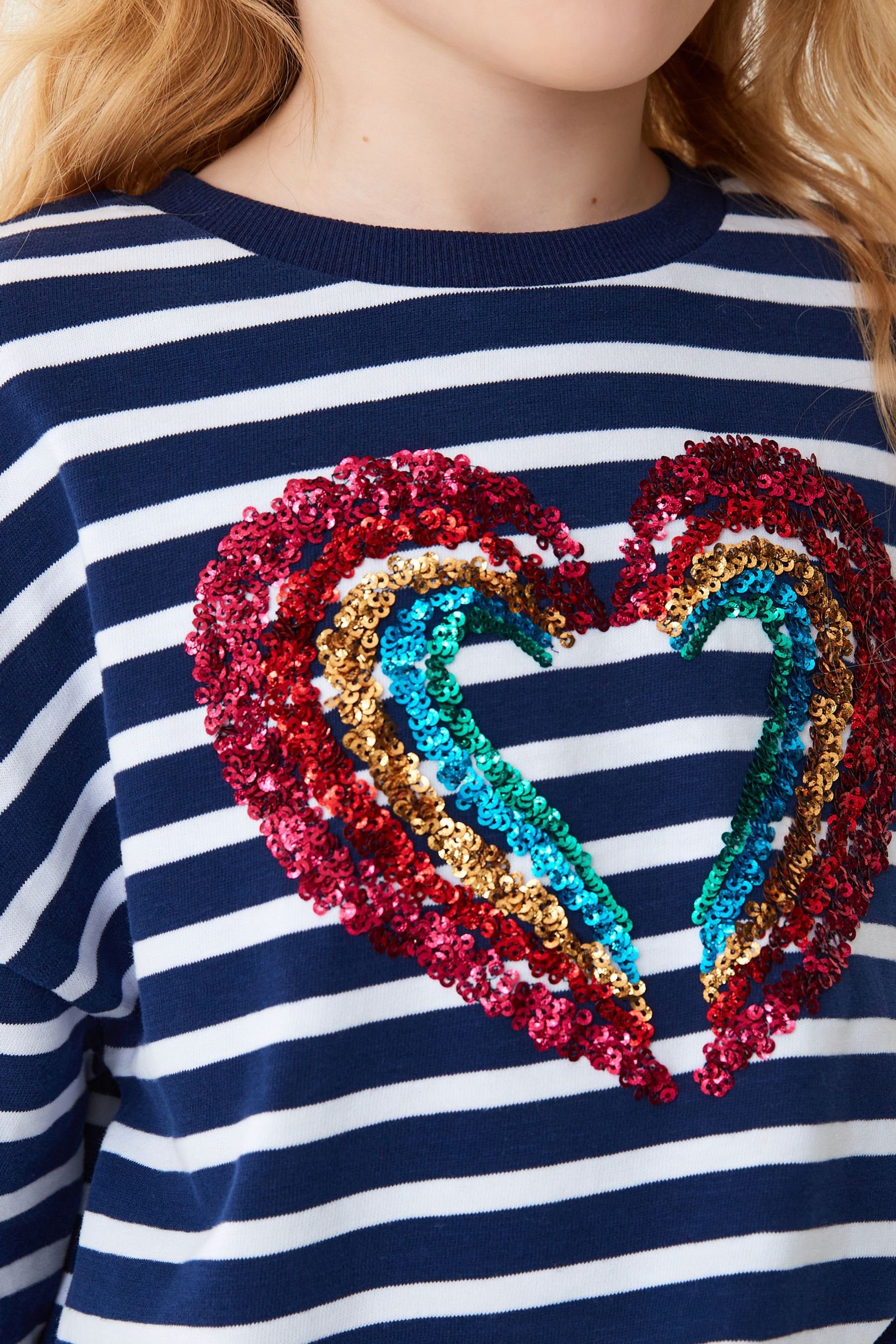 Next Langarmshirt (1-tlg) mit Oberteil Bündchen Herz, Regenbogen-Pailletten