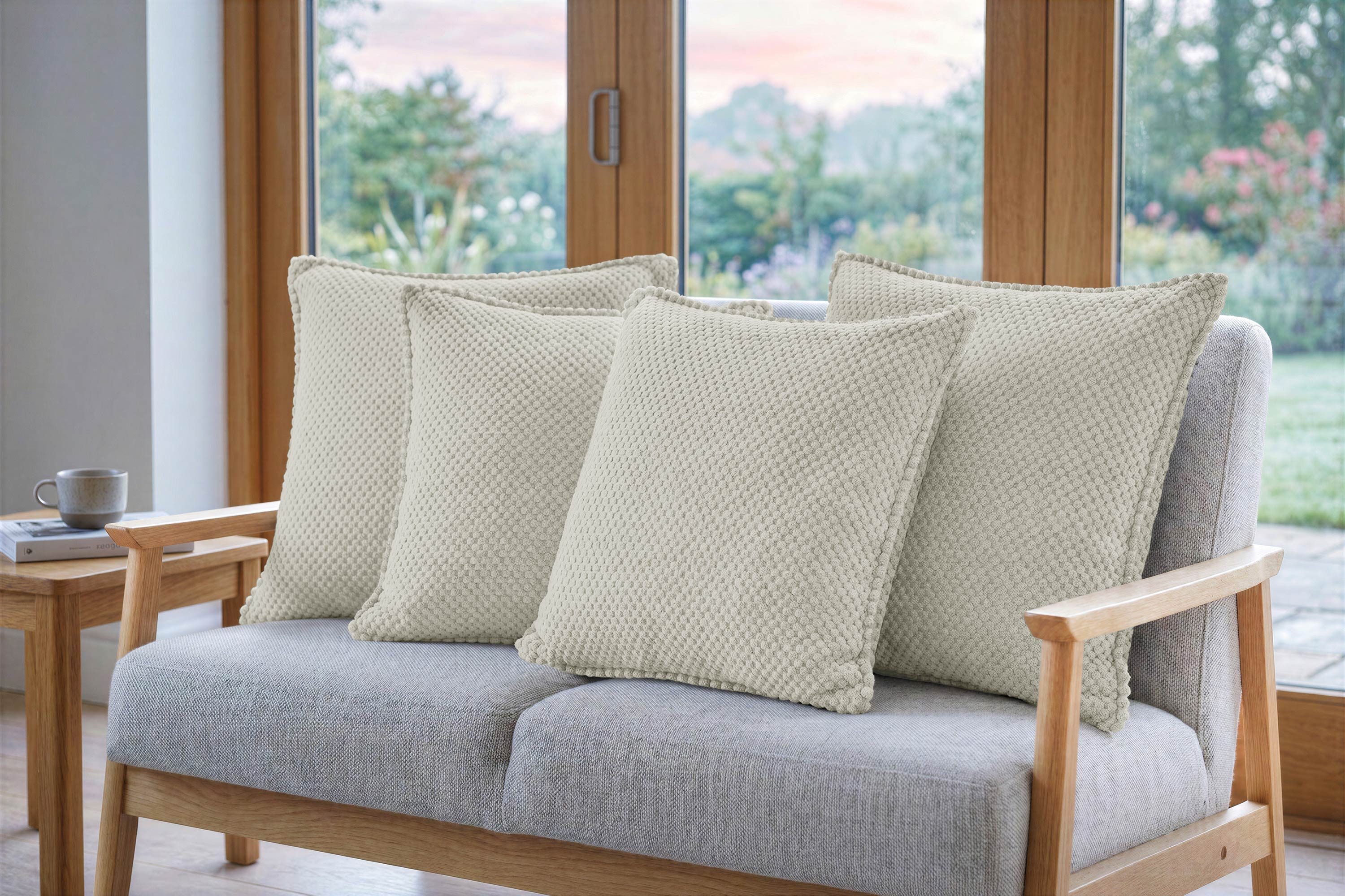 Amilian Dekokissen 4er Set Dekokissen mit Füllung, für Sofa Sessel und Bett geeignet pflegeleicht und waschbar