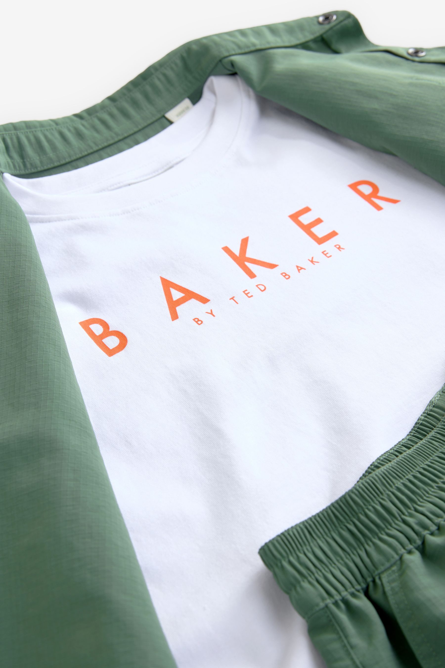 Baker by Ted Baker Shirt & Shorts Baker by Ted Baker Hemd, T-Shirt und Shorts im Set (3-tlg)