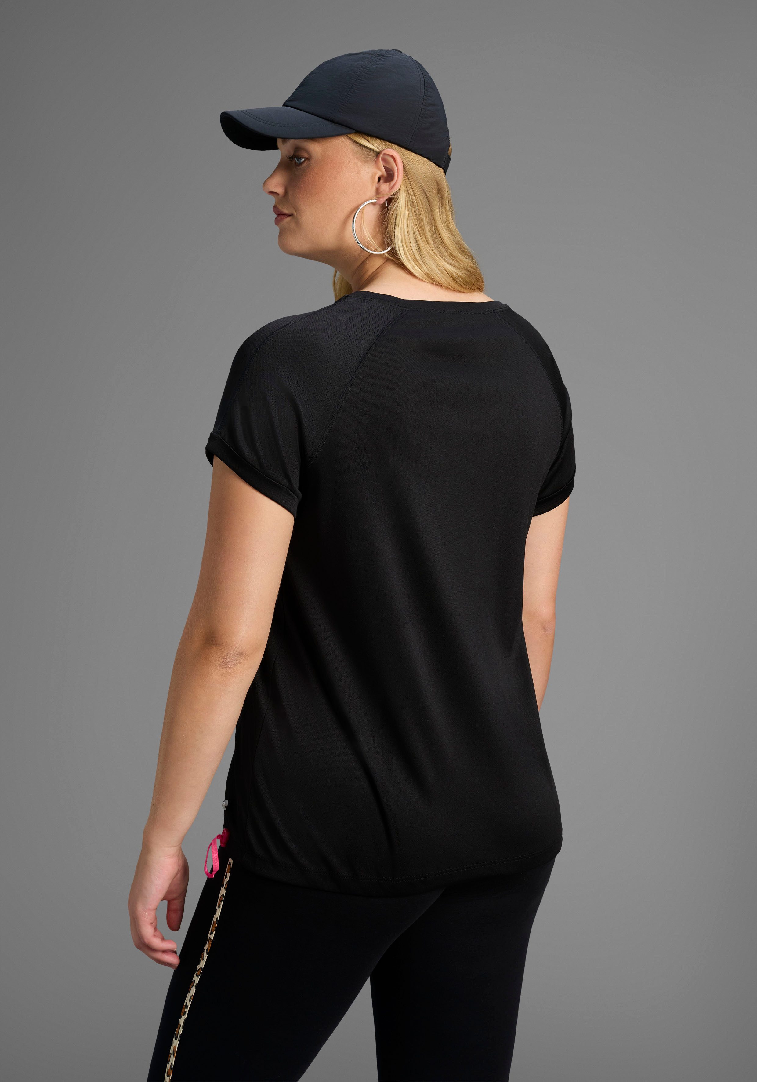 KangaROOS Funktionsshirt Kurzarm, figurumspielend, mit V-Ausschnitt, große günstig online kaufen