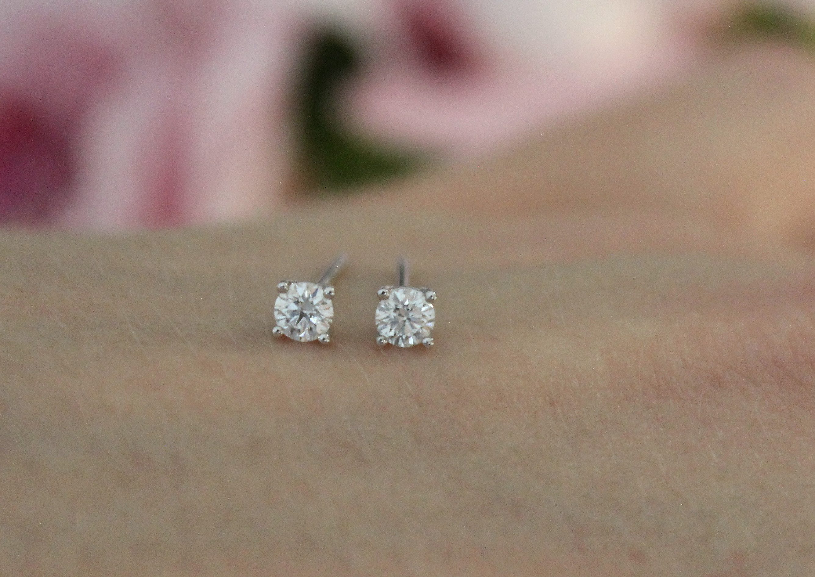 Sternvoll Paar Ohrstecker Klassische Ohrstecker mit 0,20 ct Diamanten 18K Gold, IGI, 18K Massivgold, 4er-Krappenfassung, Labor-Diamanten