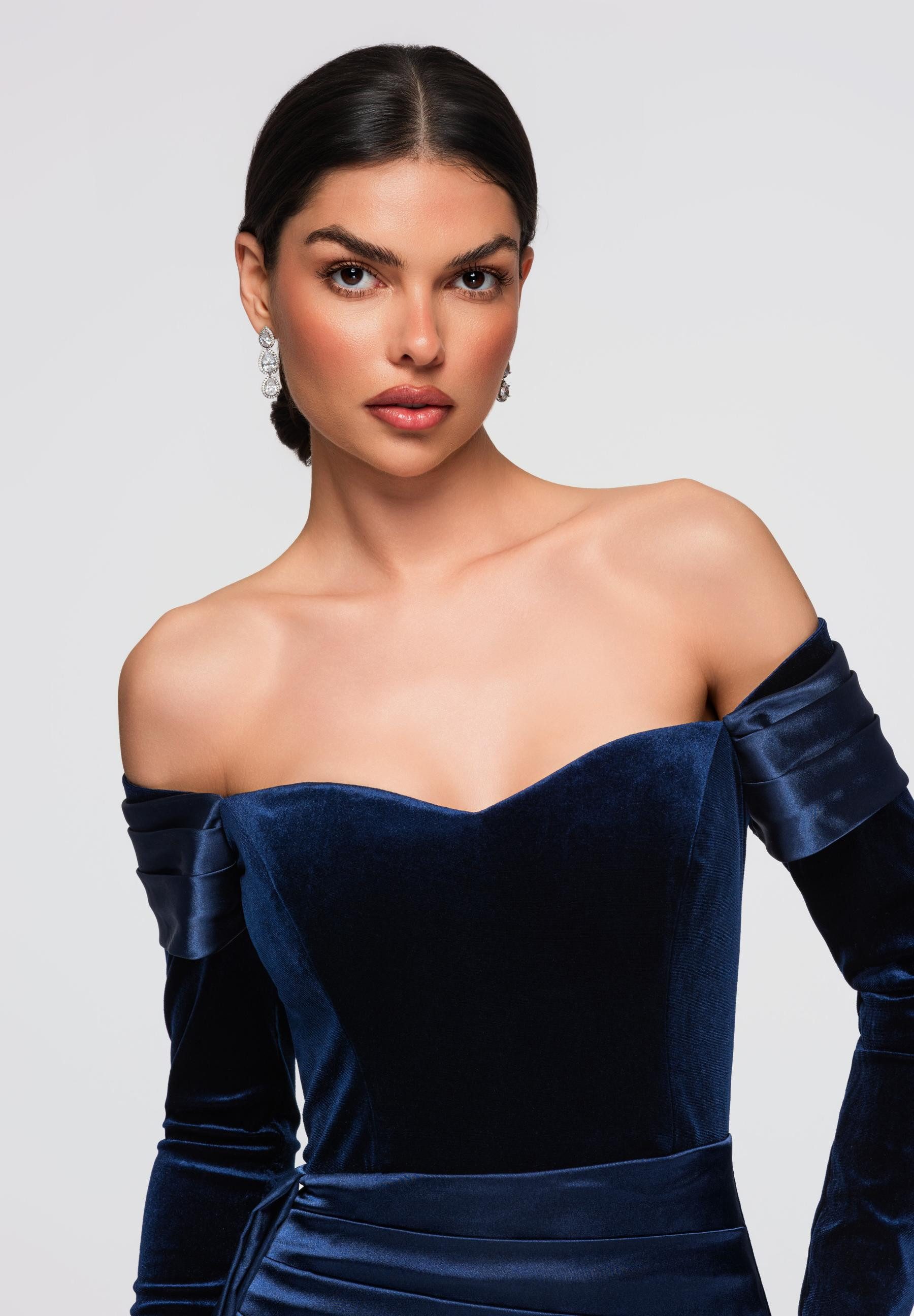 OMBRE Abendkleid Damen Abendkleid elegant mit off-the-shoulder Ausschnitt Navy S (kein Set, 1-tlg) in Unifarbe