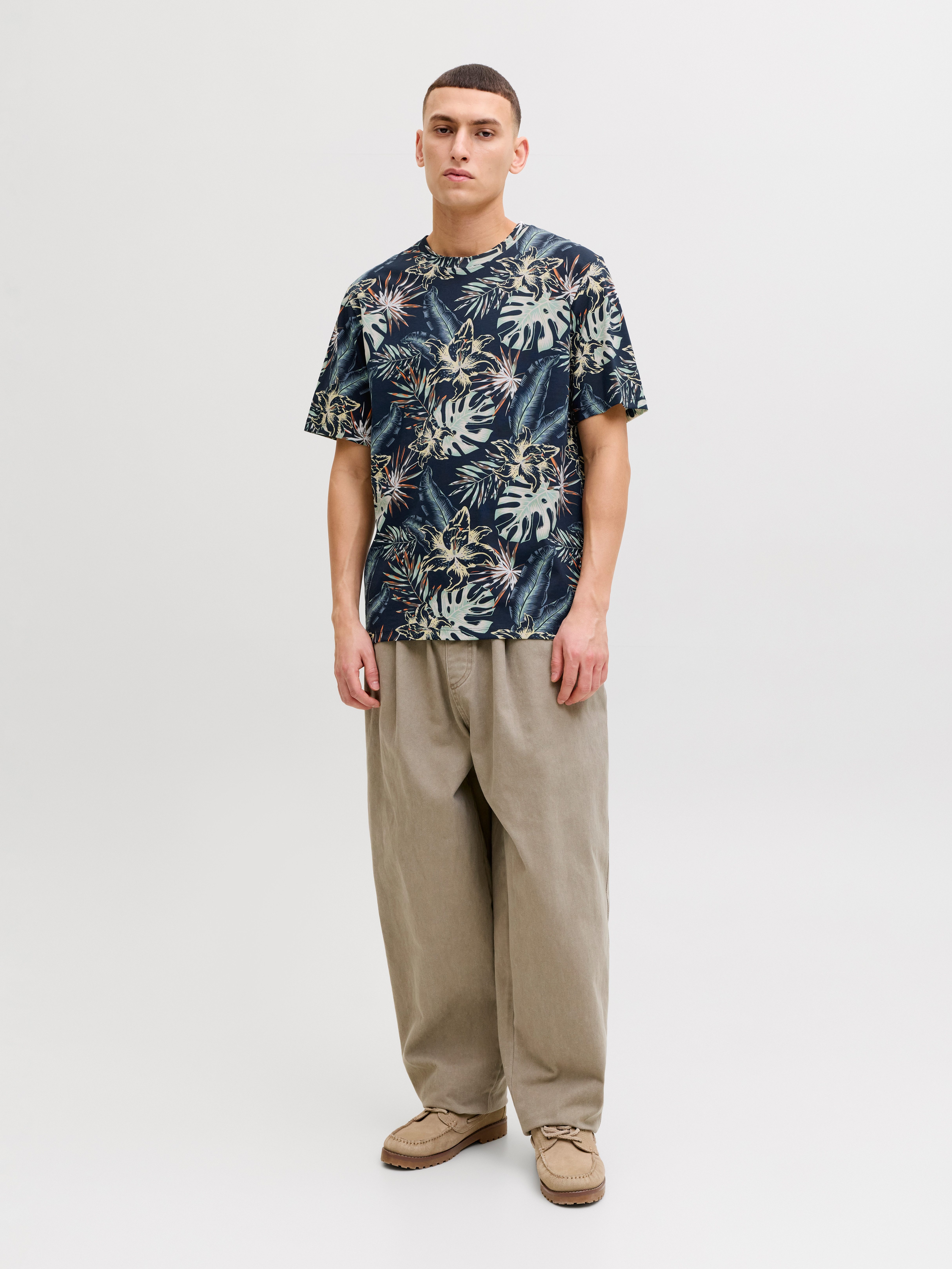 Jack & Jones Rundhalsshirt JJHONOLULU AOP TEE SS CREW NECK Baumwolle, regular fit – Bild 4 von 5