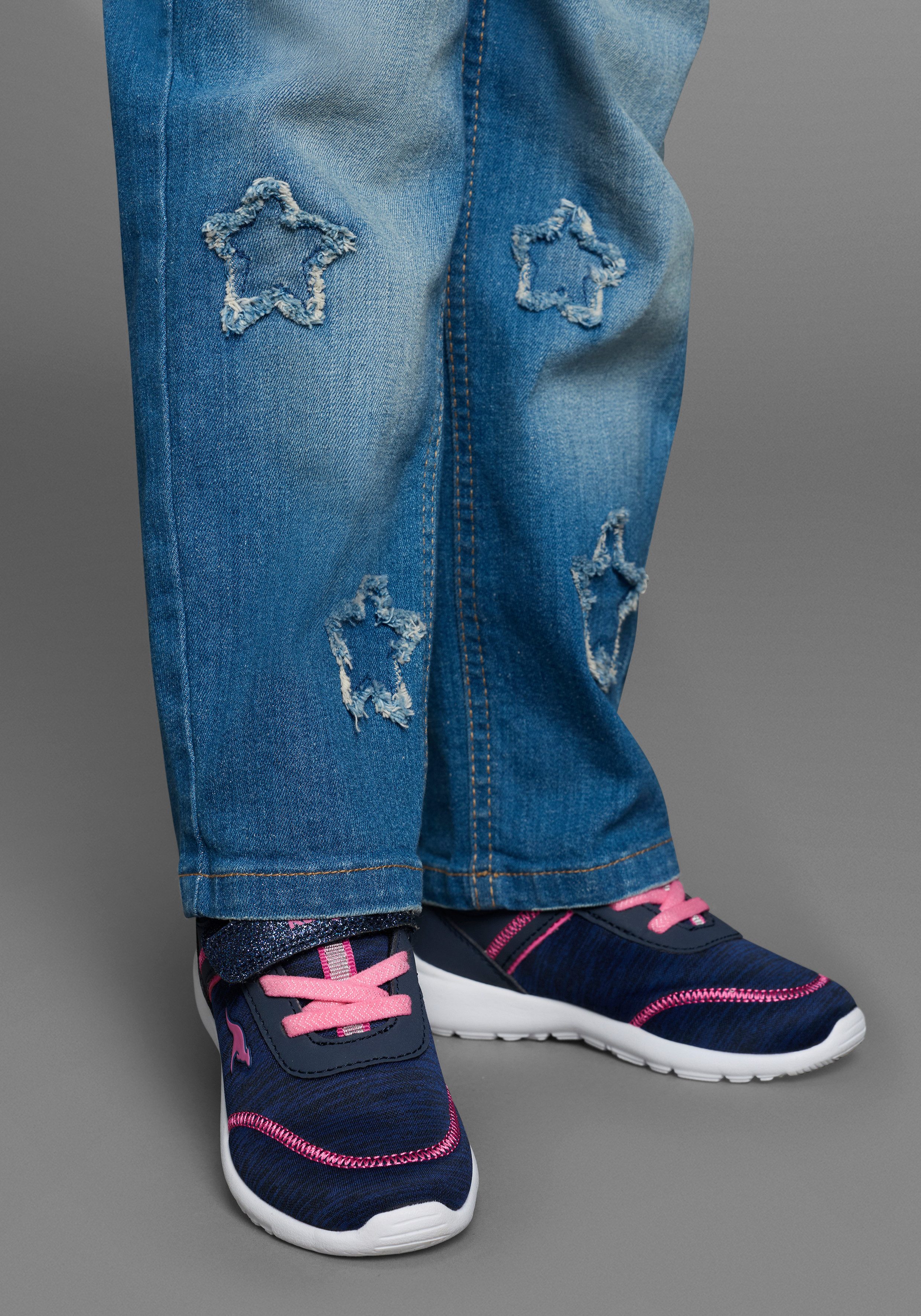 KangaROOS Stretch-Jeans Stretchjeans mit Applikation Jeans mit süßen Sternen-Aufnähern