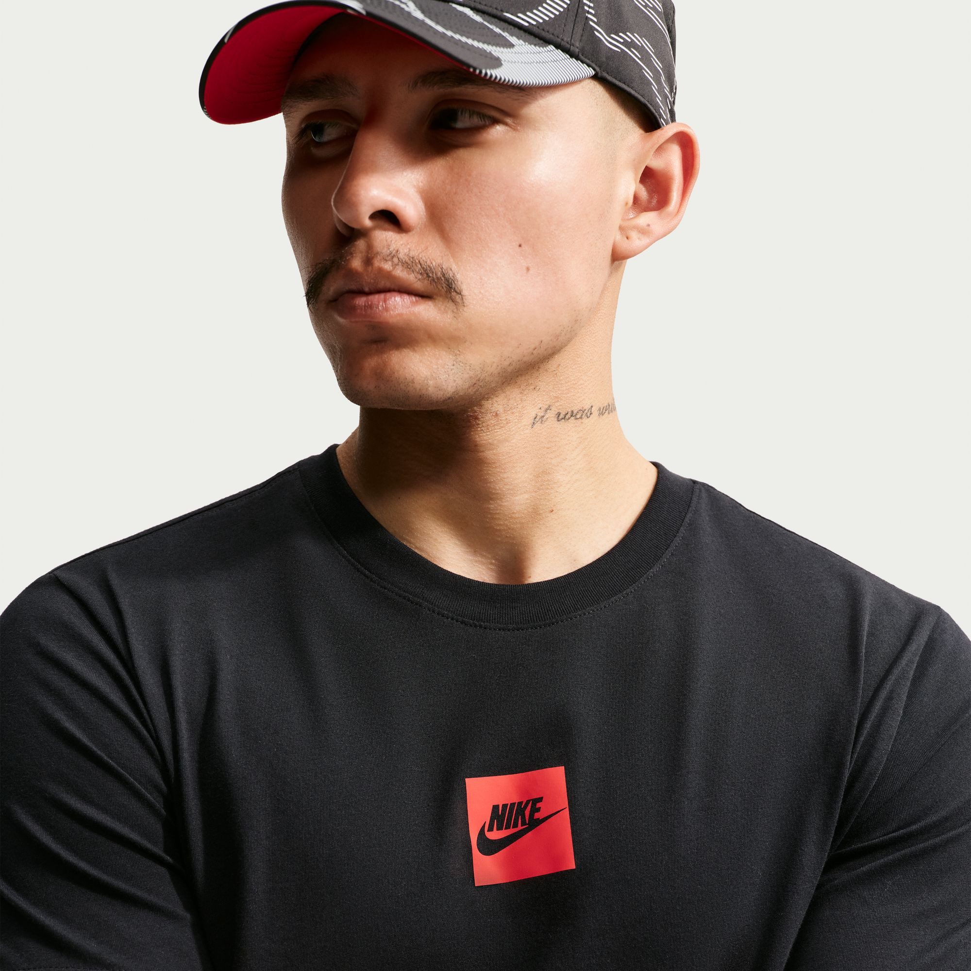 Nike Sportswear T-Shirt Nike Sportswear T-Shirt mit Rundhalsausschnitt, aus Baumwolle, normale Länge