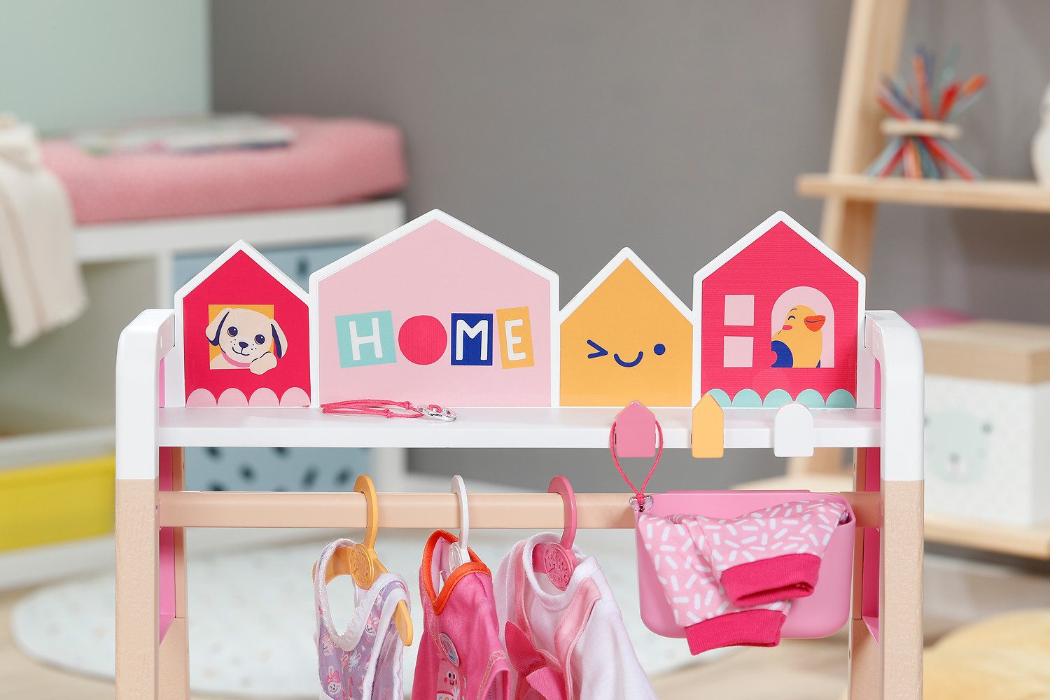 Baby Born Puppenkleiderschrank Kleiderstange, inklusive 3 Kleiderbügel, im Scandi-Design – Bild 4 von 5