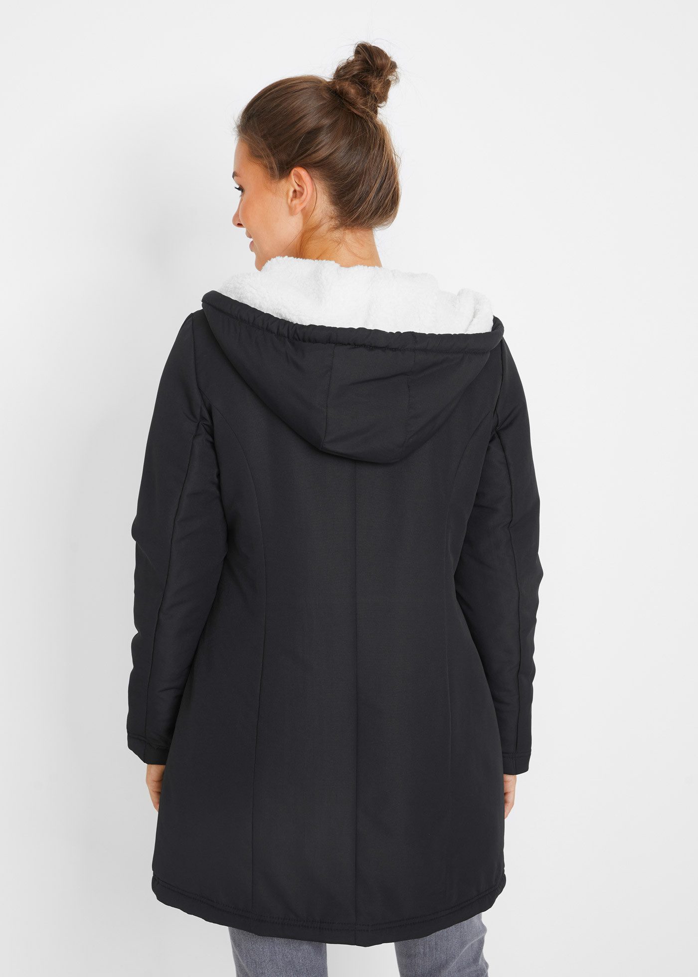bonprix Allwetterjacke mit gefütterter Kapuze und Teddyfell, Slim fit
