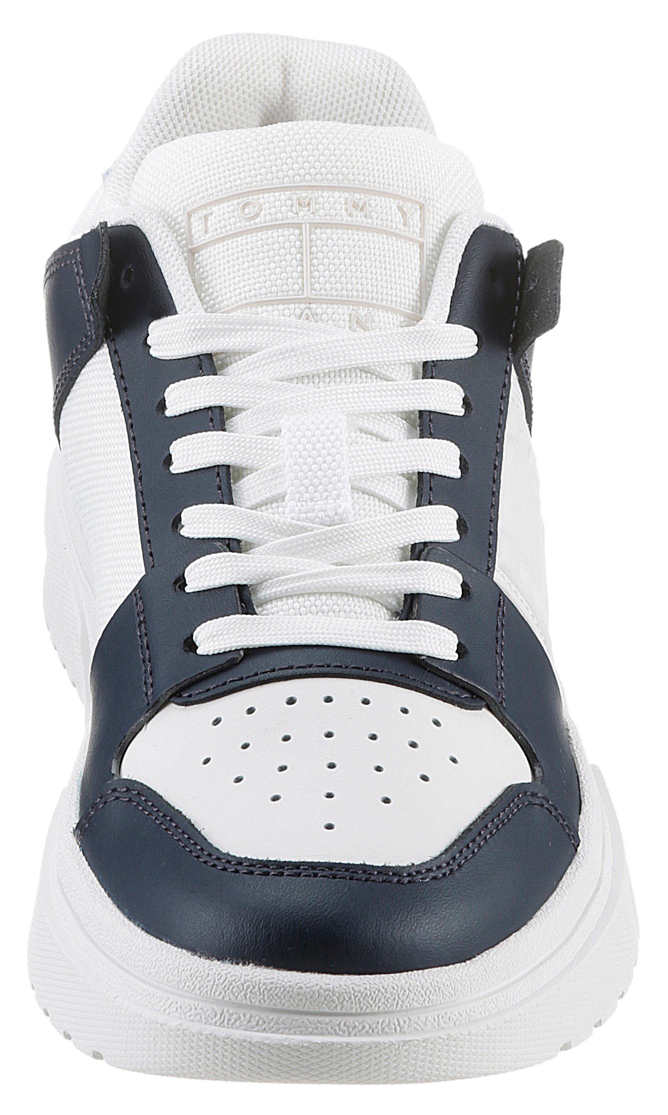 TJW Tommy Jeans SNEAKER nachtblau-weiß im Plateausneaker MAT SKATE lässigen Basket-Look MIX