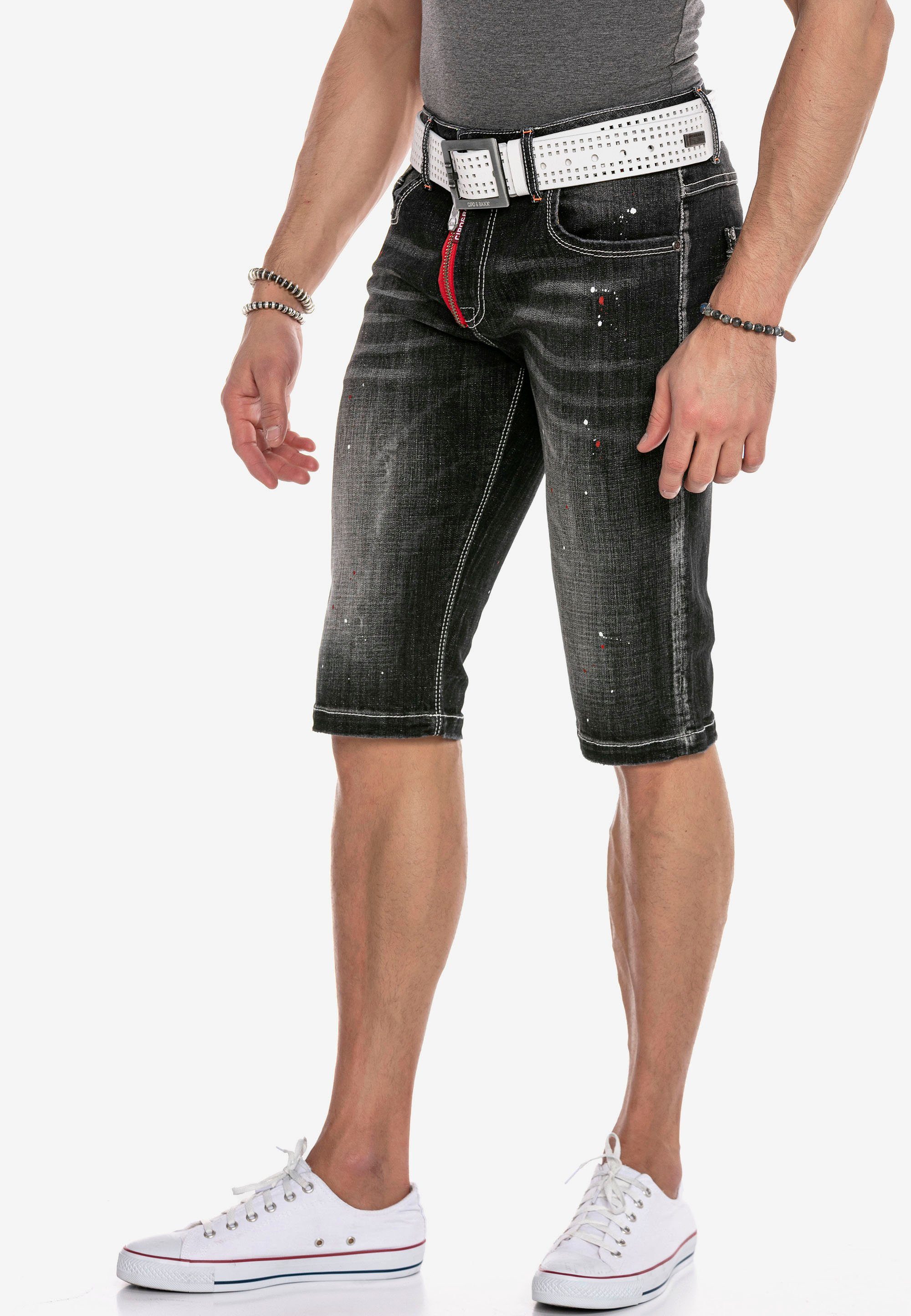 Baxx Farbklecksen Shorts mit trendigen Cipo &