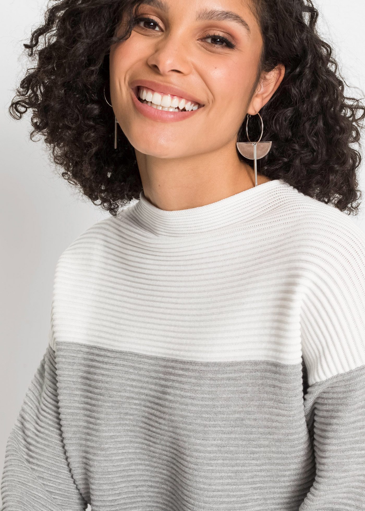 bonprix Longpullover Rippstrick mit Baumwollanteil, mit dezentem Stehkragen, colorblocking