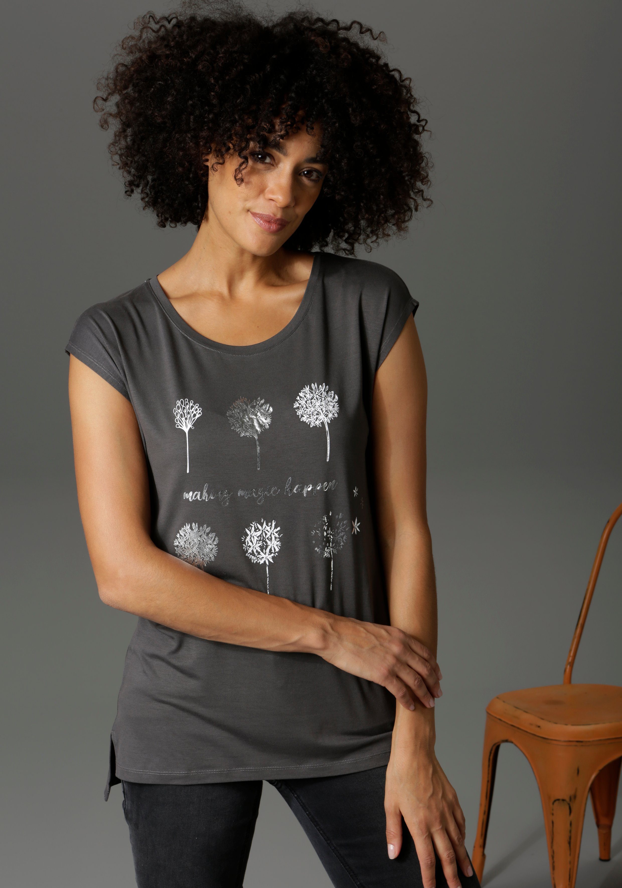 Aniston CASUAL T-Shirt mit Frontdruck, teilweise glitzernder Folienprint