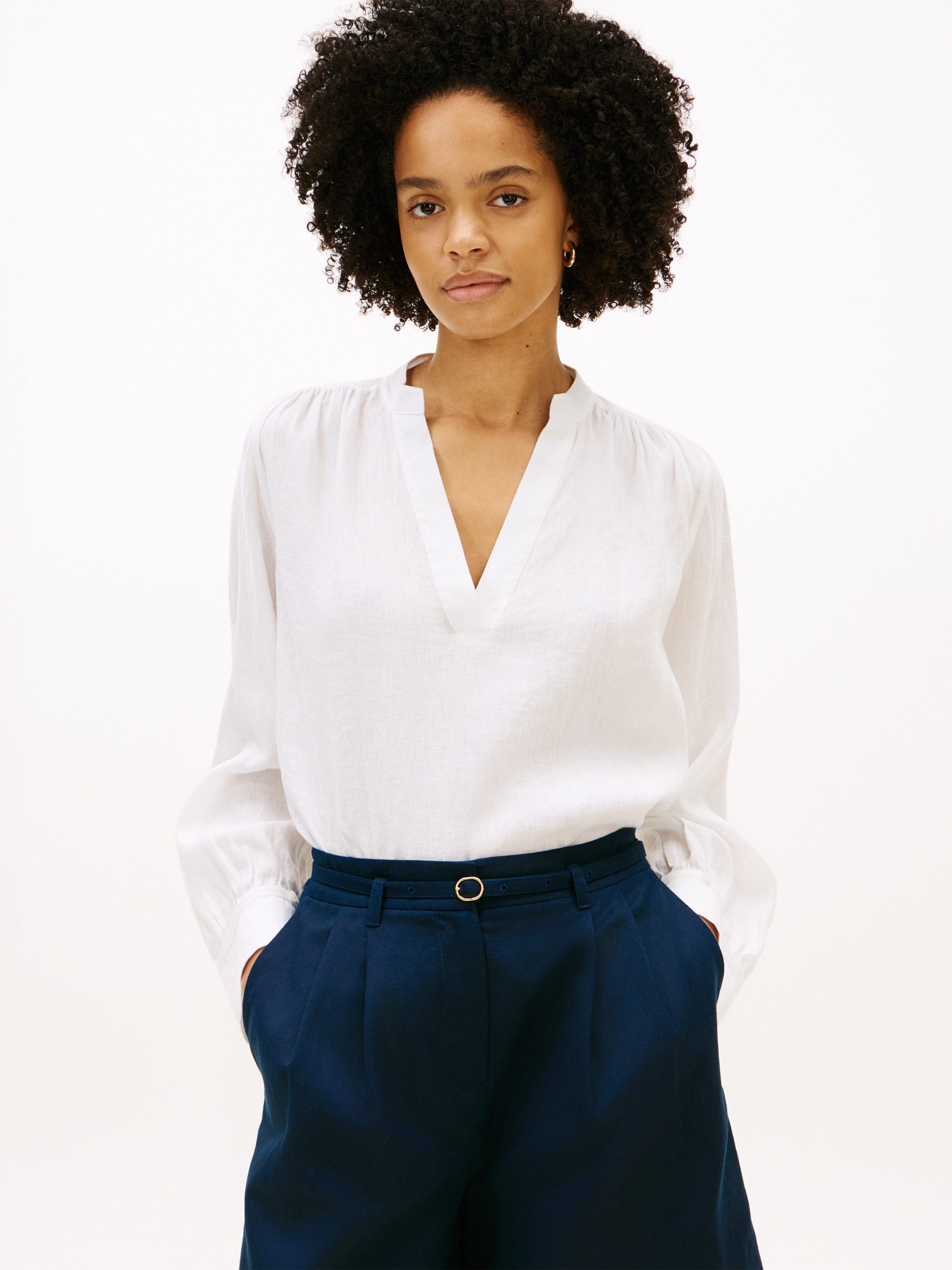 Tommy Hilfiger Langarmbluse ESSENTIAL LINEN V-NECK LONGSLEEVE BLOUSE mit gerafften Schultern, Relaxed Fit