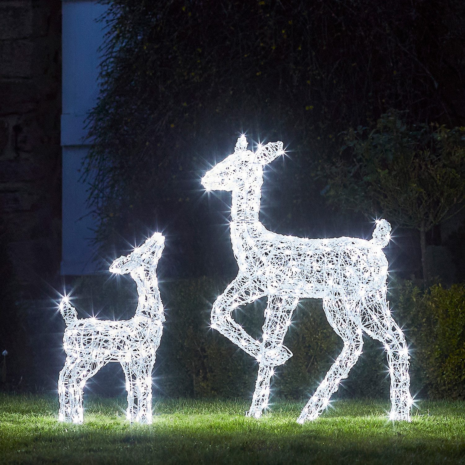 Lights4fun LED-Dekofigur 2er Set LED-Rentier Hirschkuh & Rehkitz M Swinsty, Weihnachtsbeleuchtung, Höhe: 90 & 60cm