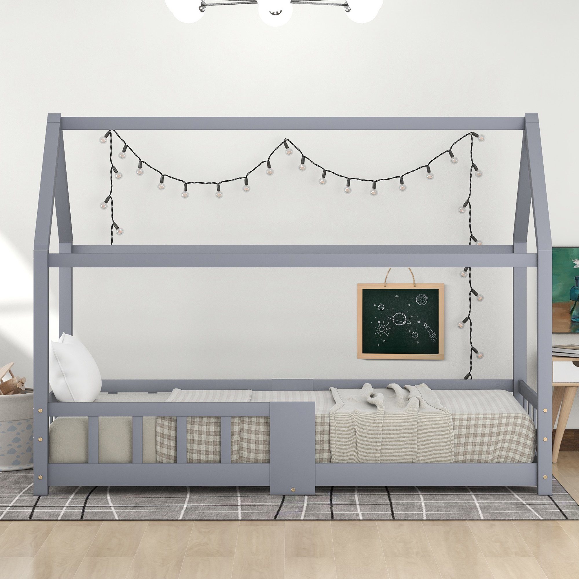 Kinderbett (Hausbett 90x200cm), Kinderbett mit Tafel, Rausfallschutz und Lattenrost, Kiefer