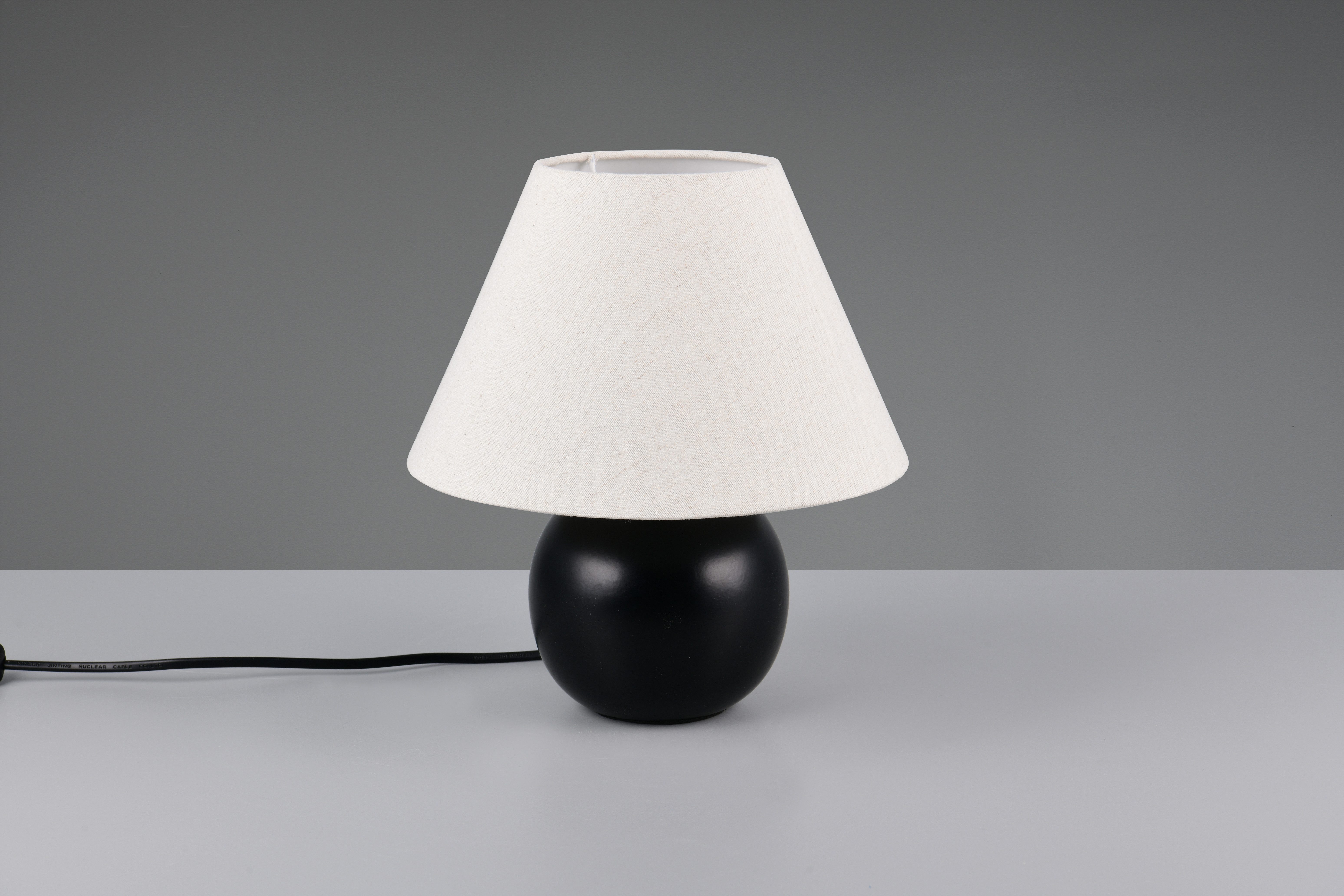 LeGer Home by Lena Gercke Schreibtischlampe Amara, Tischlampe mit Schnurschalter exkl 1x E27 max 40W, Stoffschirm, Ein-/Ausschalter, Leuchtmittel wechselbar, warmweiß - kaltweiß, Keramik Fuß, Schirm beige Kegelform, Höhe 29cm Ø 25cm Nachttischlampe