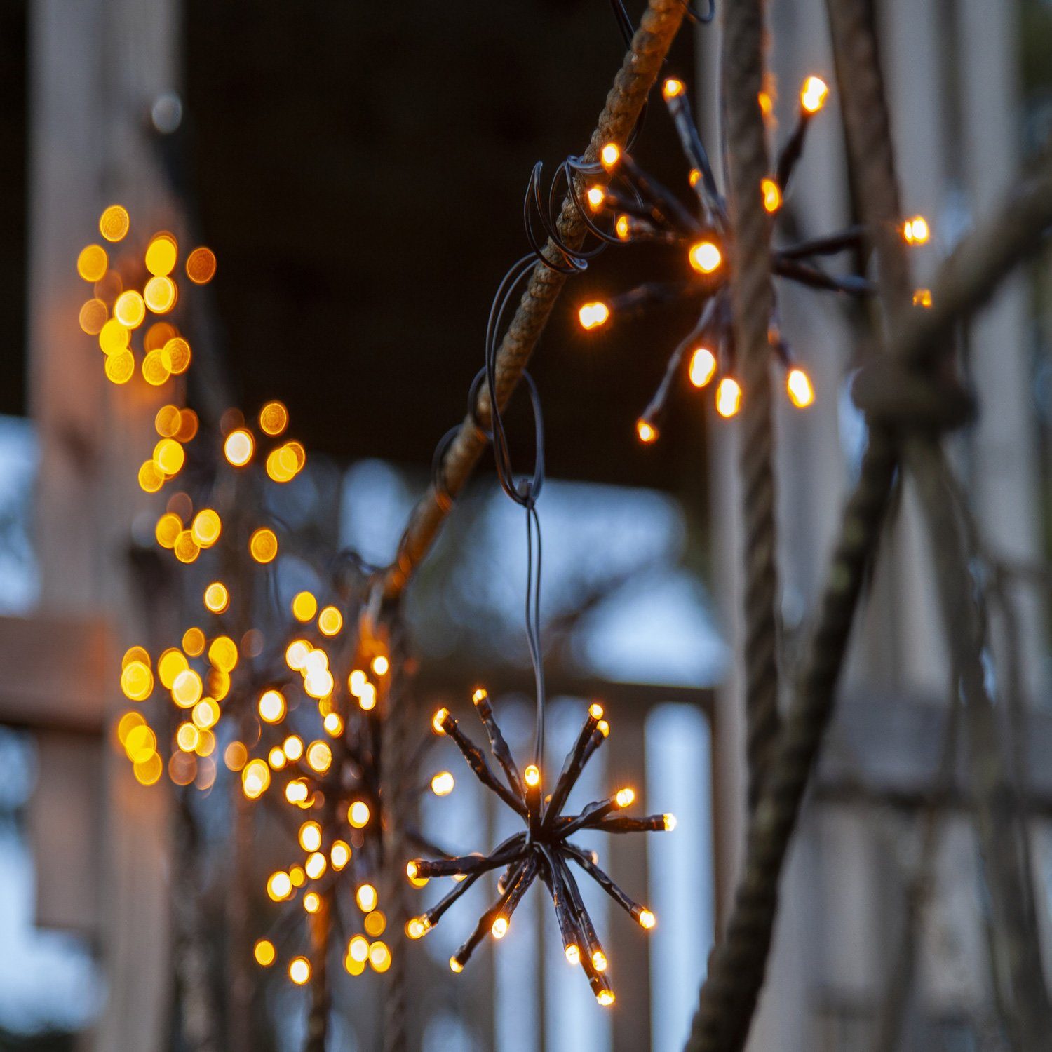 STAR TRADING LED-Lichterkette Feuerwerk 10 Leuchtbälle Büschel 200 bernstein LED 4m f.Außen, 200-flammig