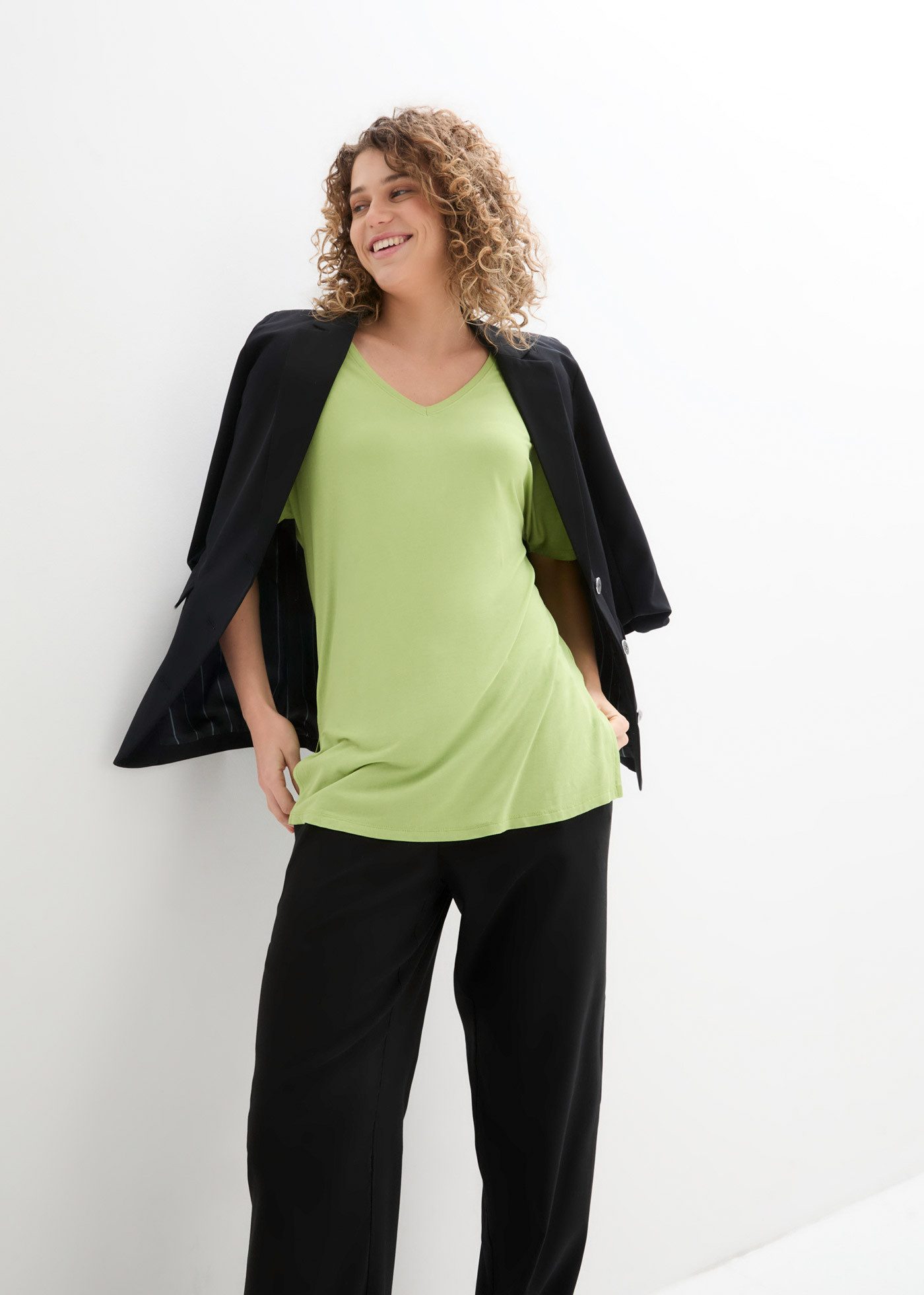 bonprix T-Shirt Oversize-Passform, Halbarm-Design, aus Viskose-Mix mit Elasthan