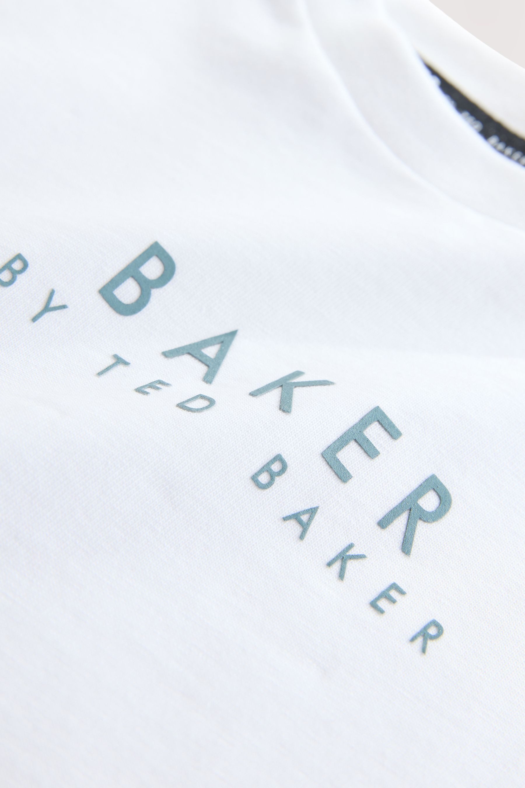 Baker by Ted Baker Sweatanzug Baker by Ted Baker Jacke, T-Shirt und Jogginghose (3-tlg)