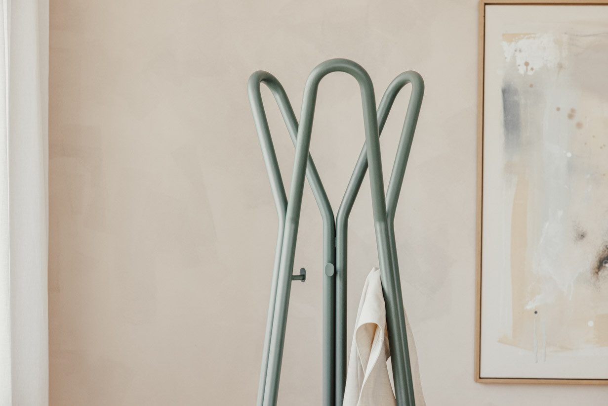Metallbude Garderobenständer CHARLES, platzsparende Standgarderobe, robustes und minimalistisches Design