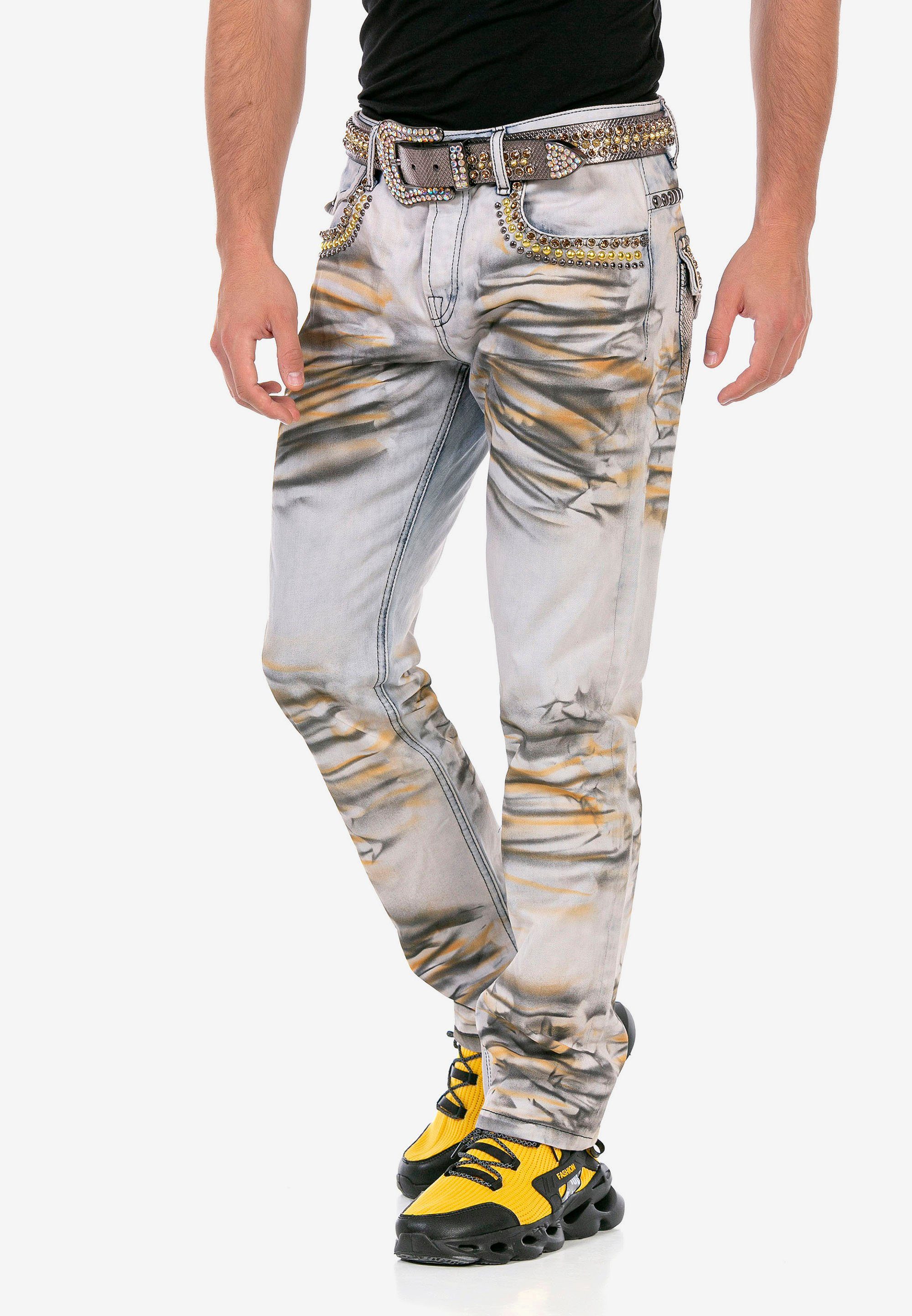 Cipo & Baxx Bequeme Jeans in extravagantem Look