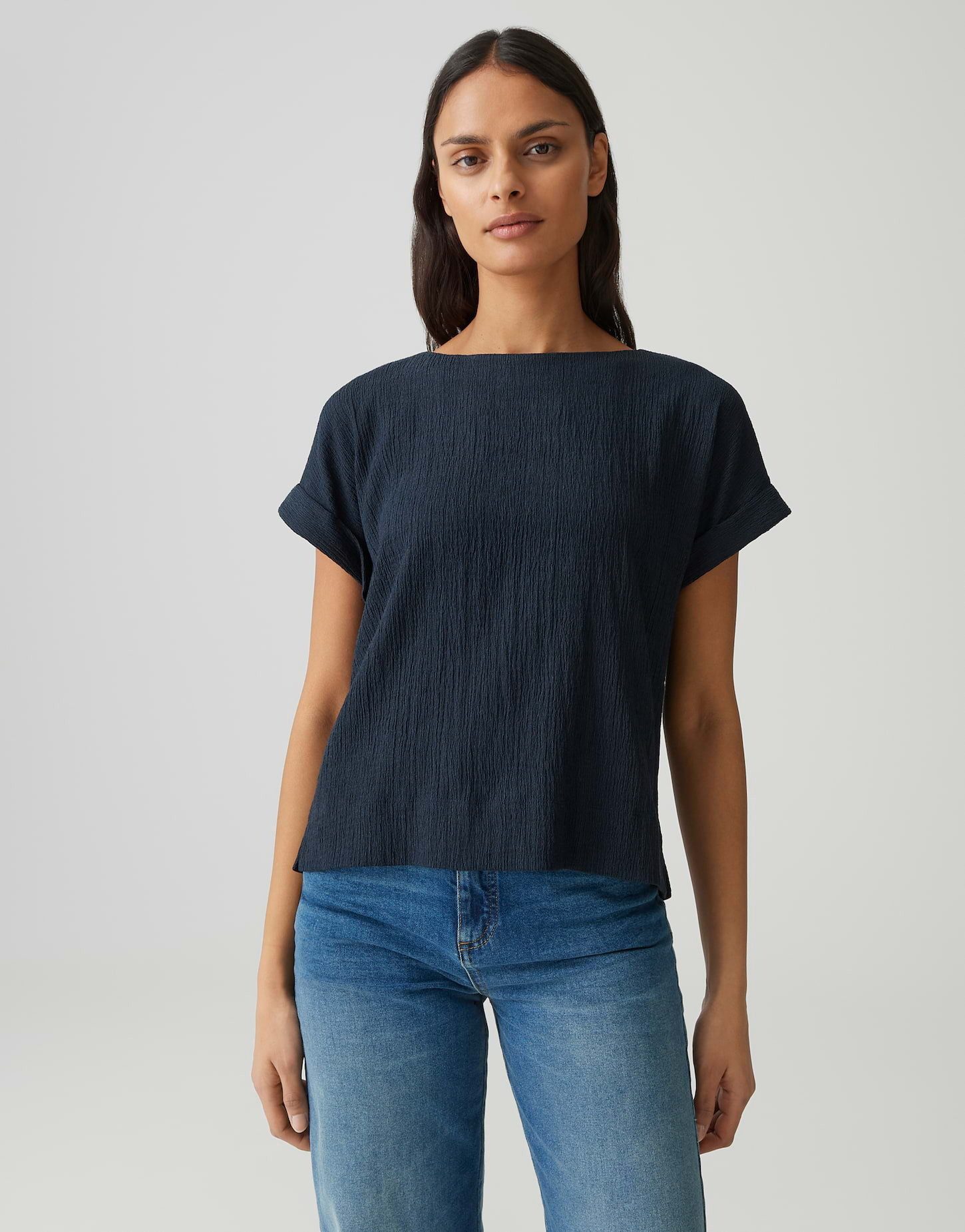 OPUS Kurzarmshirt Sikuro aus weichem Jersey mit Crinkle Effekt Der Aufschlag am Ärmel sorgt für eine entspannte Note