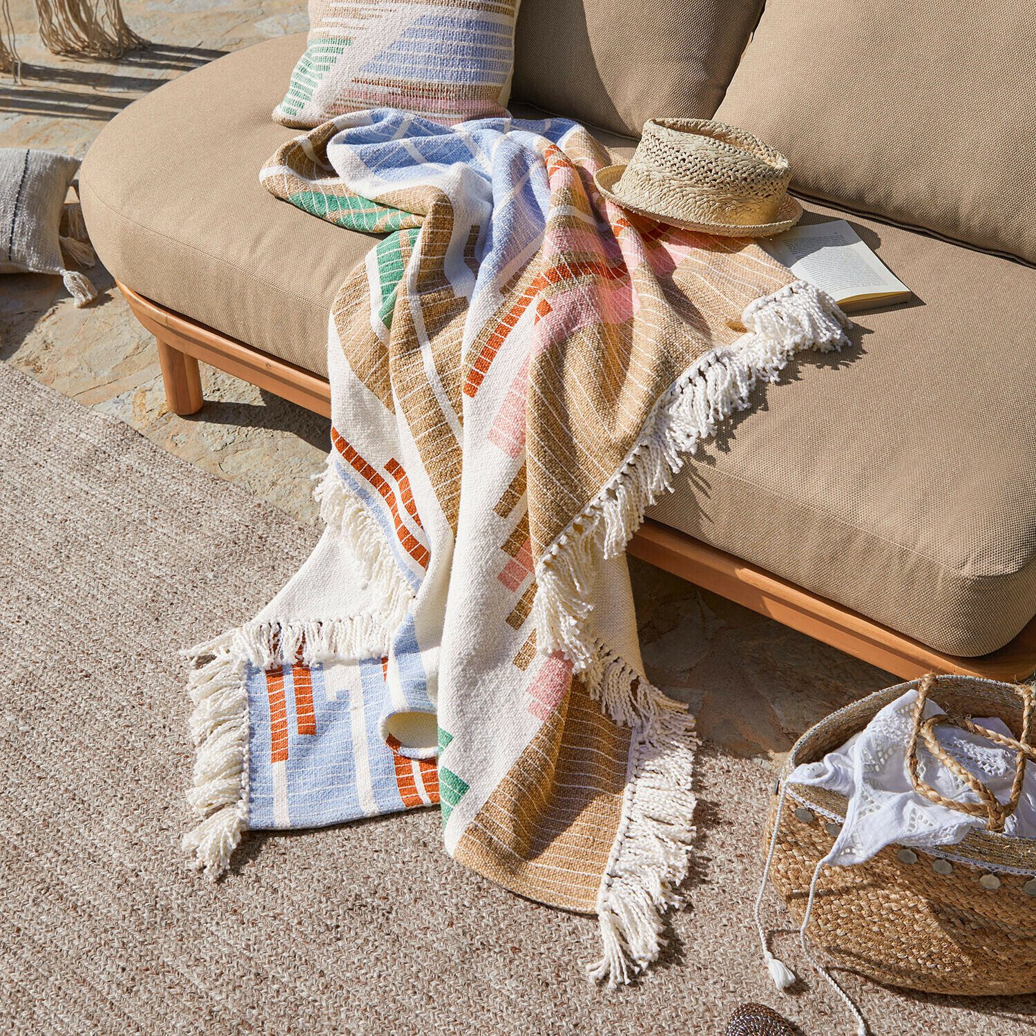 Mirabeau Tagesdecke Plaid Amapina bunt