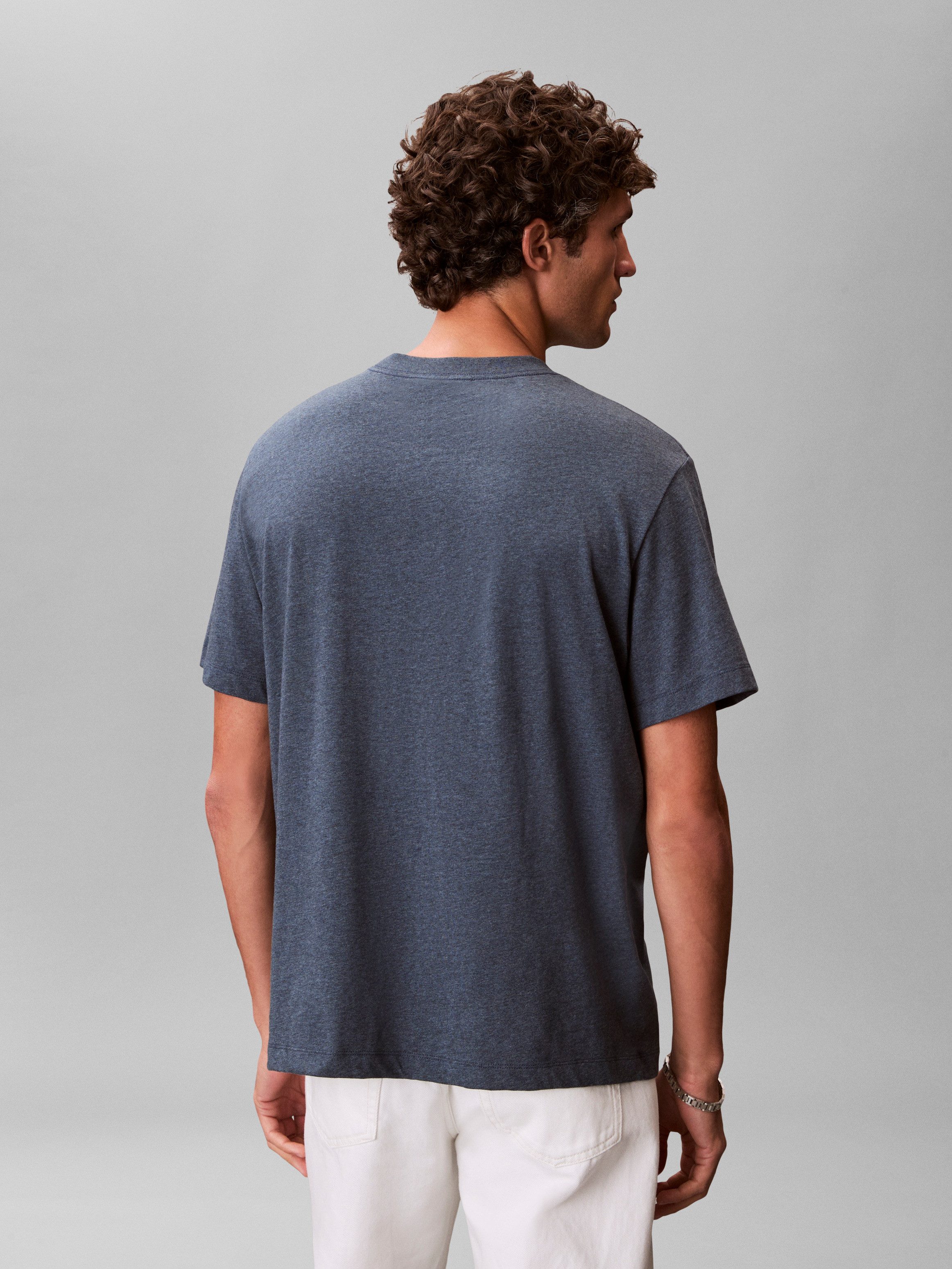 Calvin Klein Jeans T-Shirt SS Hero Monologo Tee 20s Mit Rundhalsausschnitt, regular fit – Bild 4 von 5