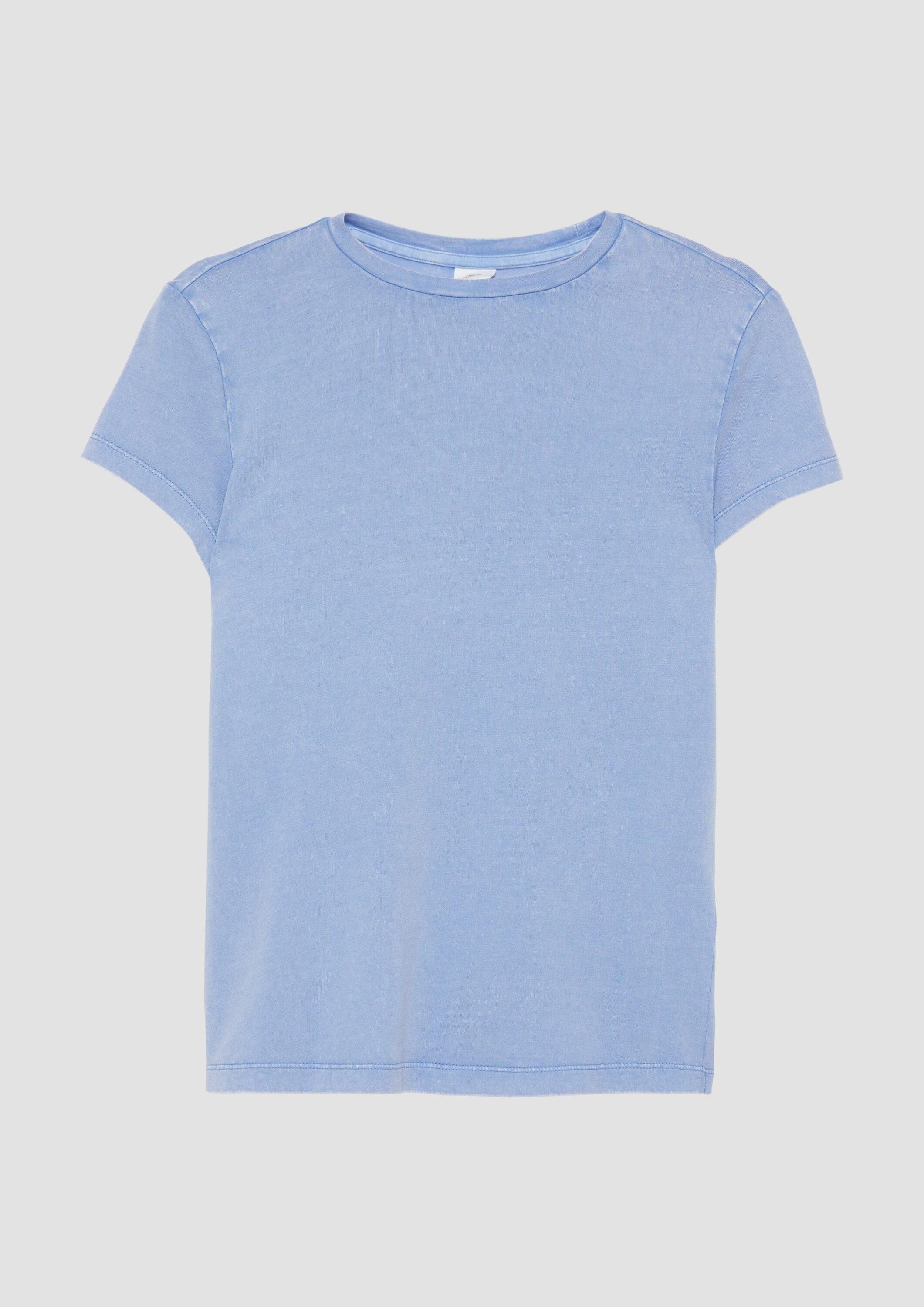 s.Oliver Kurzarmshirt T-Shirt Baumwollshirt mit Used-Effekt und Rückenprint