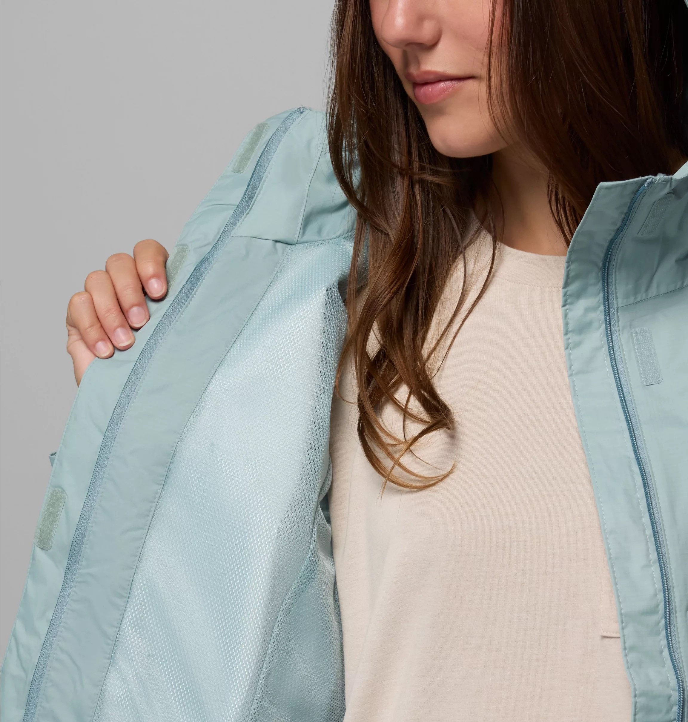 Columbia Regenjacke Pouring Adventure III Jacket mit per Gummizug verstellbarer Kapuze, wasserdicht, winddicht