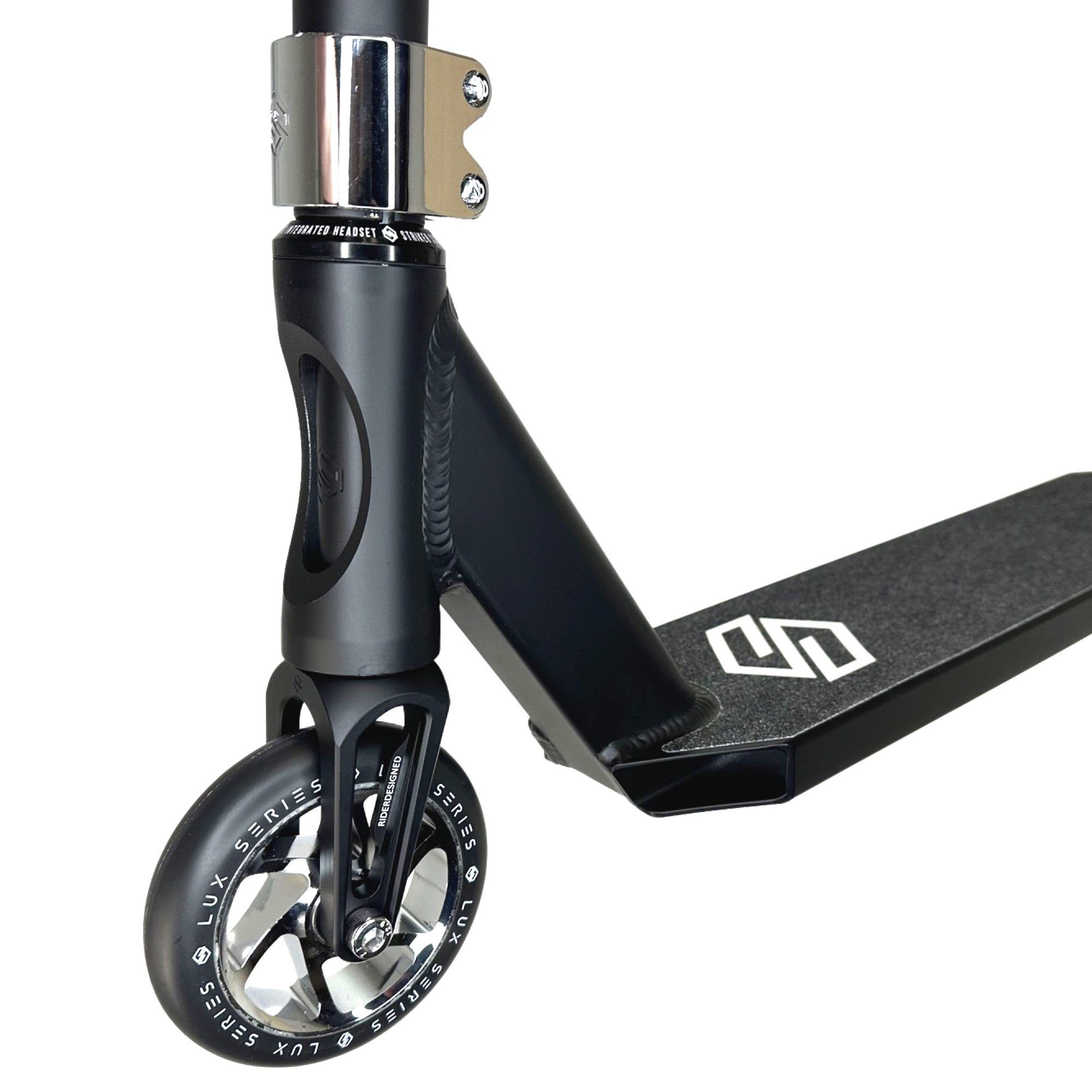 Striker Lux H=89cm Stuntscooter 3,1kg Schwarz/Chrome Striker Stunt-Scooter