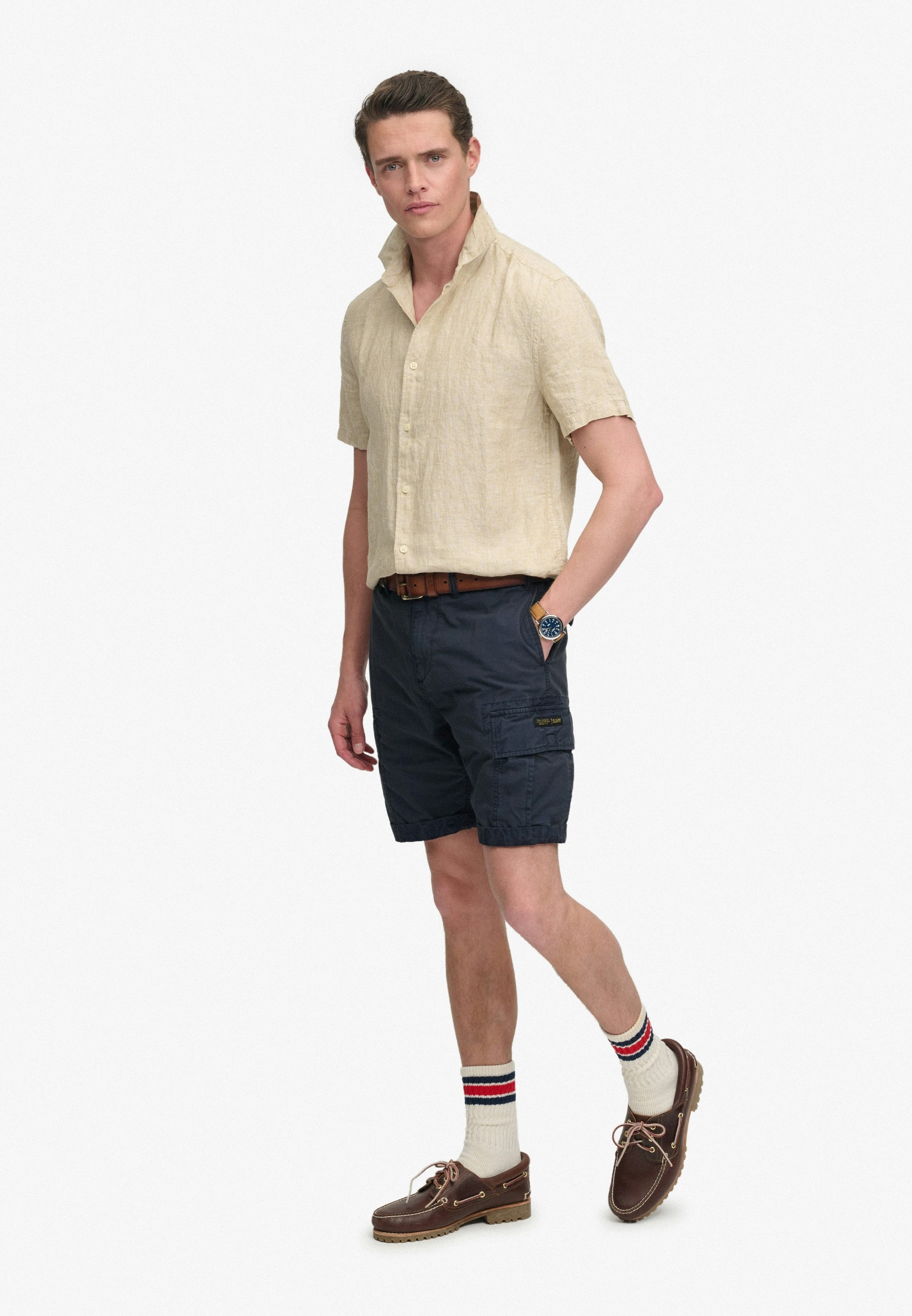 Superdry Cargoshorts RIPSTOP LIGHT CARGO SHORT Relaxed Fit, knielange Schnittform, mit Reißverschluss