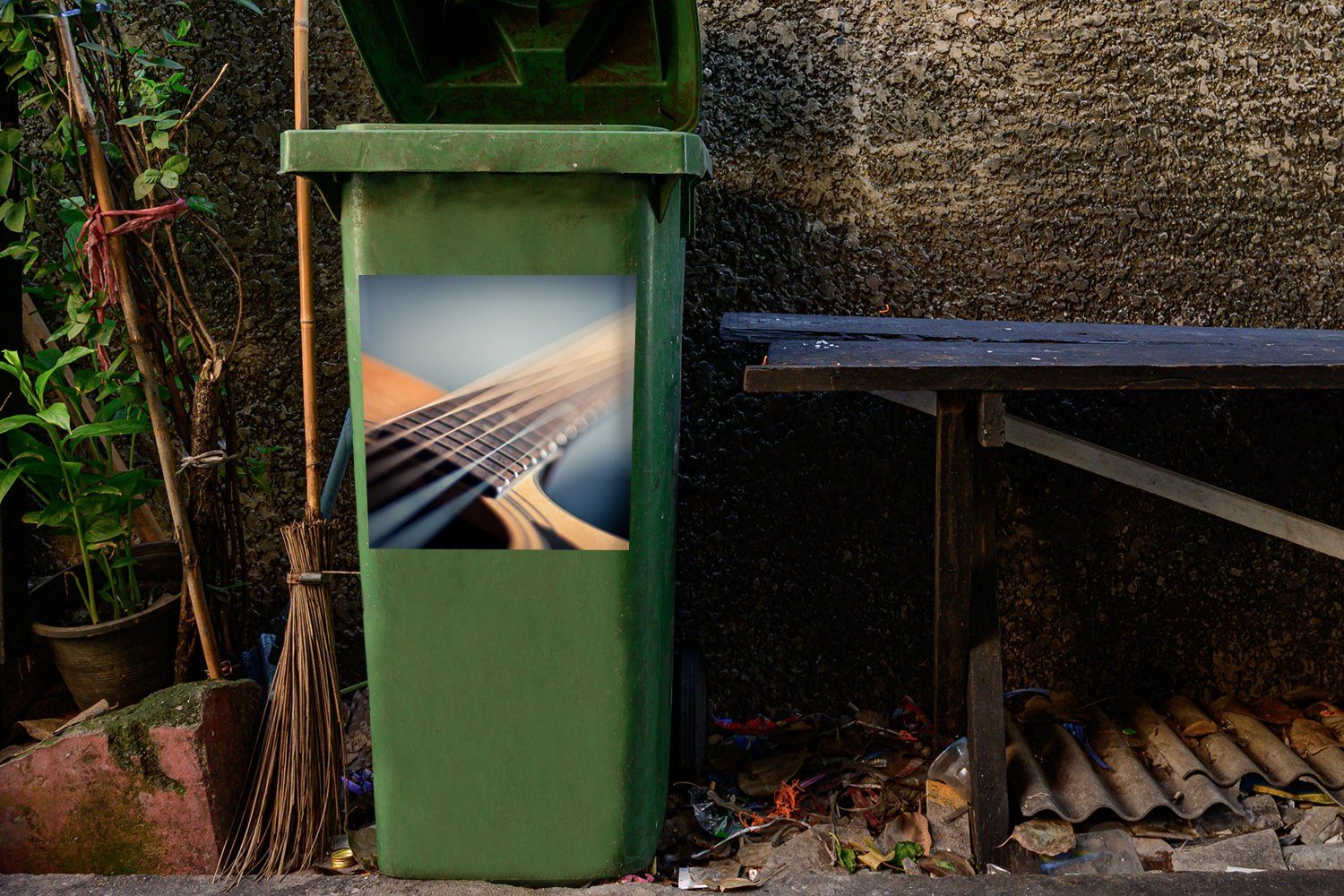 Container, Mülltonne, Sticker, akustischen einer Wandsticker Gitarre Nahaufnahme Saiten Abfalbehälter St), der MuchoWow (1 Mülleimer-aufkleber,