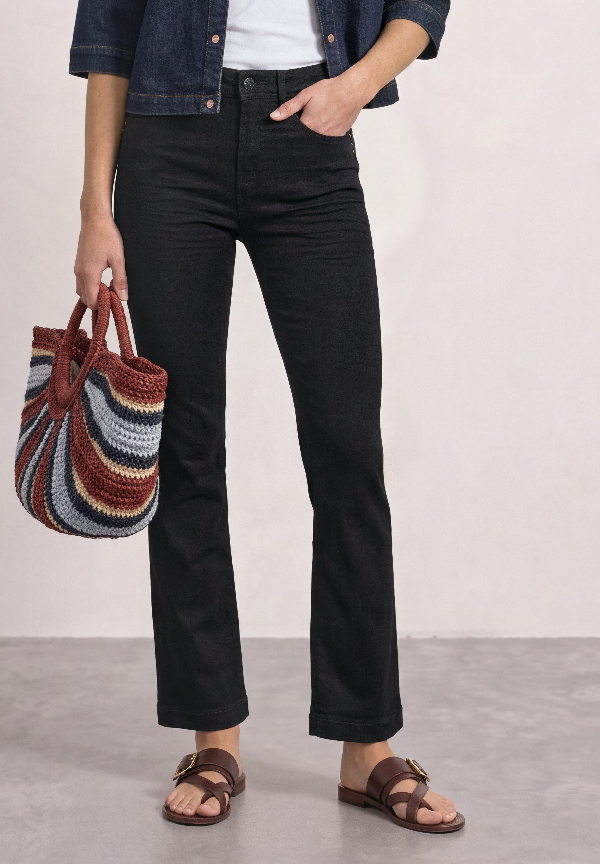 STREET ONE Bootcut-Jeans Style Blaire mit Stretch / Slim Fit