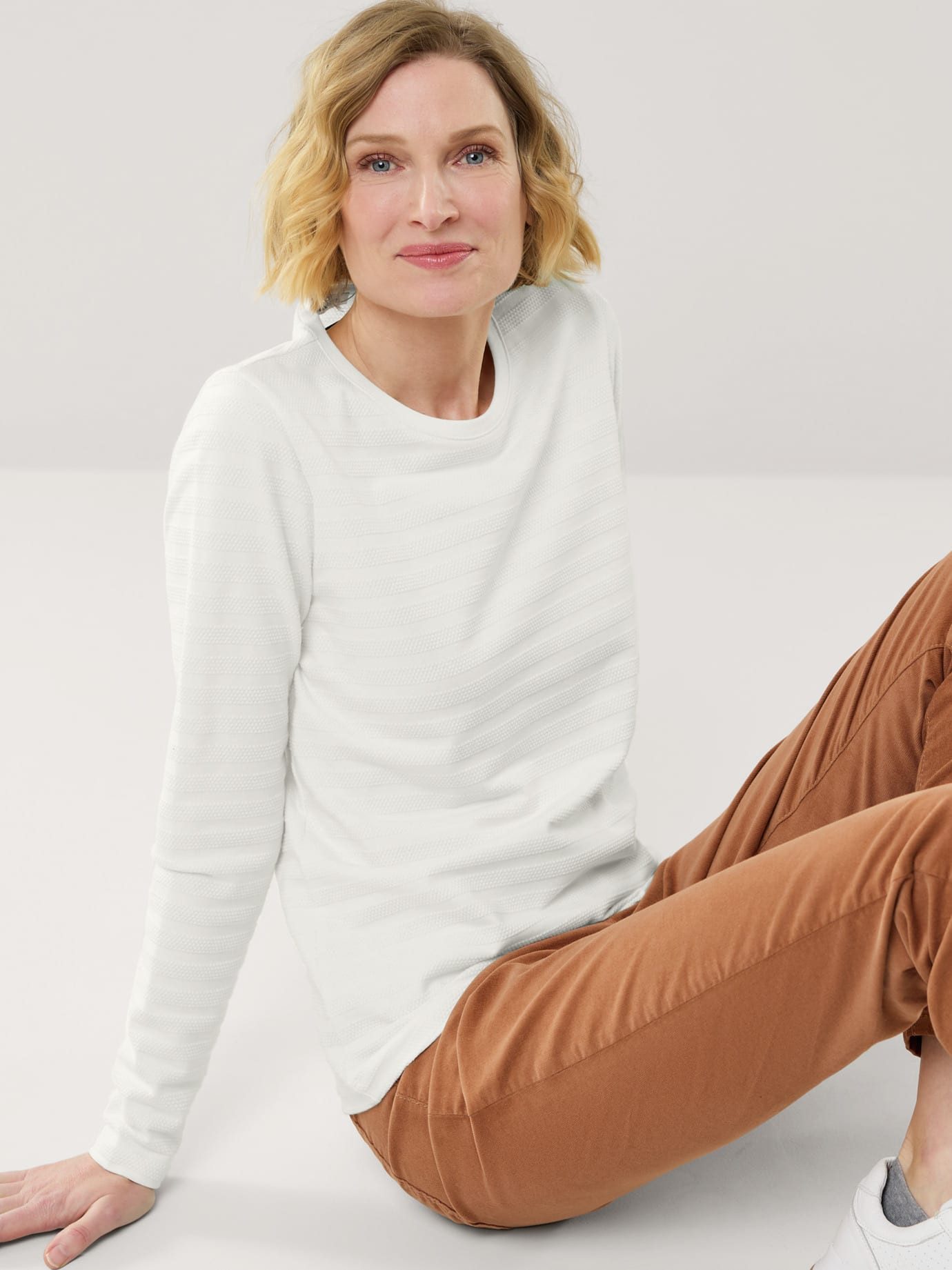 Walbusch T-Shirt Damen Baumwollshirt Reliefstruktur Rundhals Langarm Pflegeleicht und elastisch, Offwhite, dezente Streifenoptik