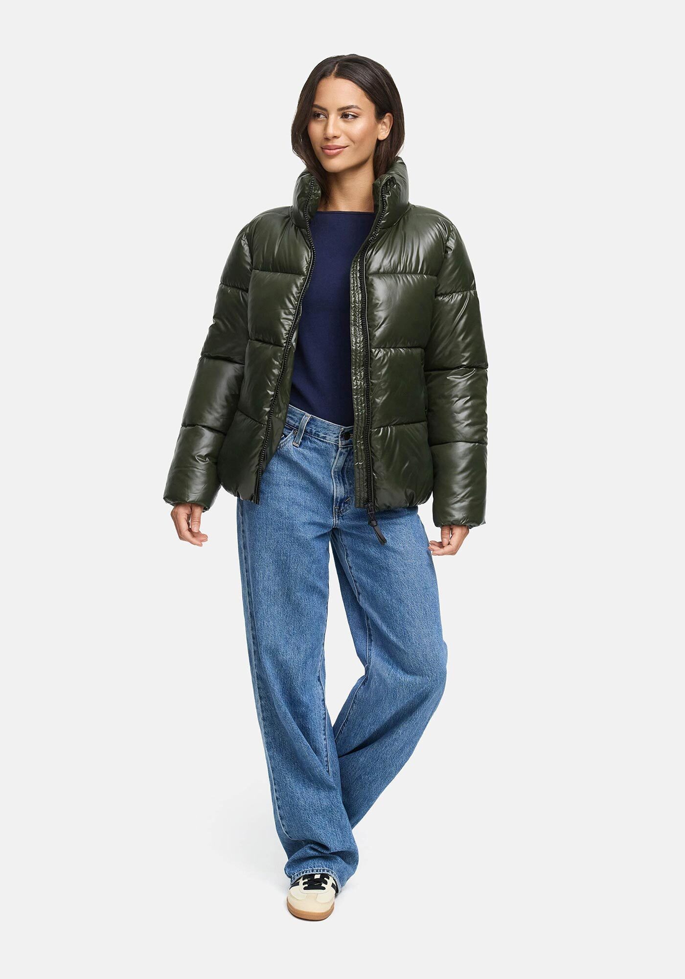 Marikoo Winterjacke Hazalee mit leicht gläzendem Obermaterial und hohem Kragen