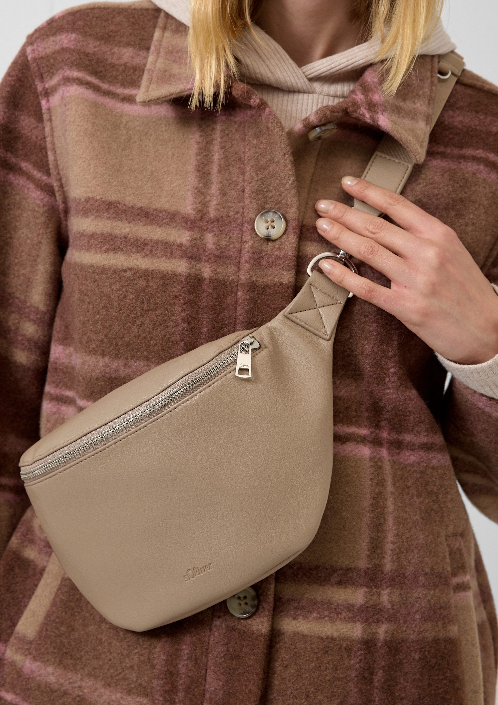 s.Oliver Gürteltasche Tasche, Crossbody Bag mit zweitem Reißverschlussfach Innen