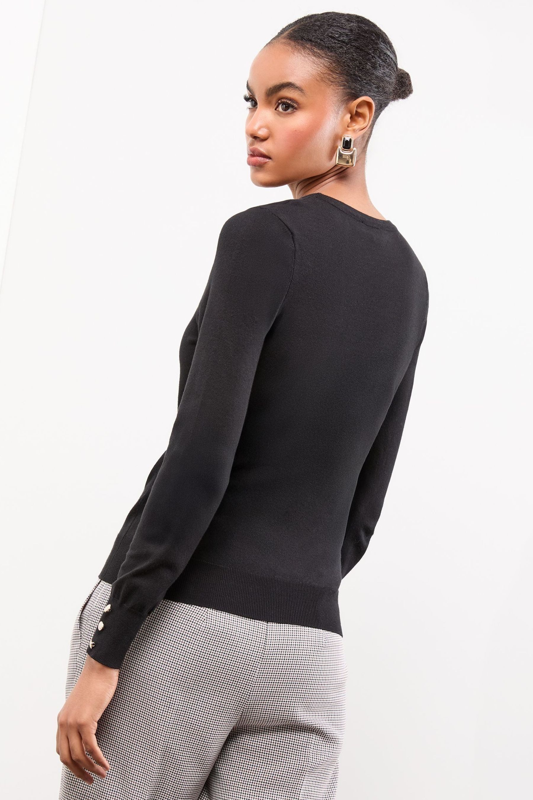 LIPSY Rundhalspullover Lipsy Strickpullover mit Bogenkante, Kurzgröße (1-tlg)