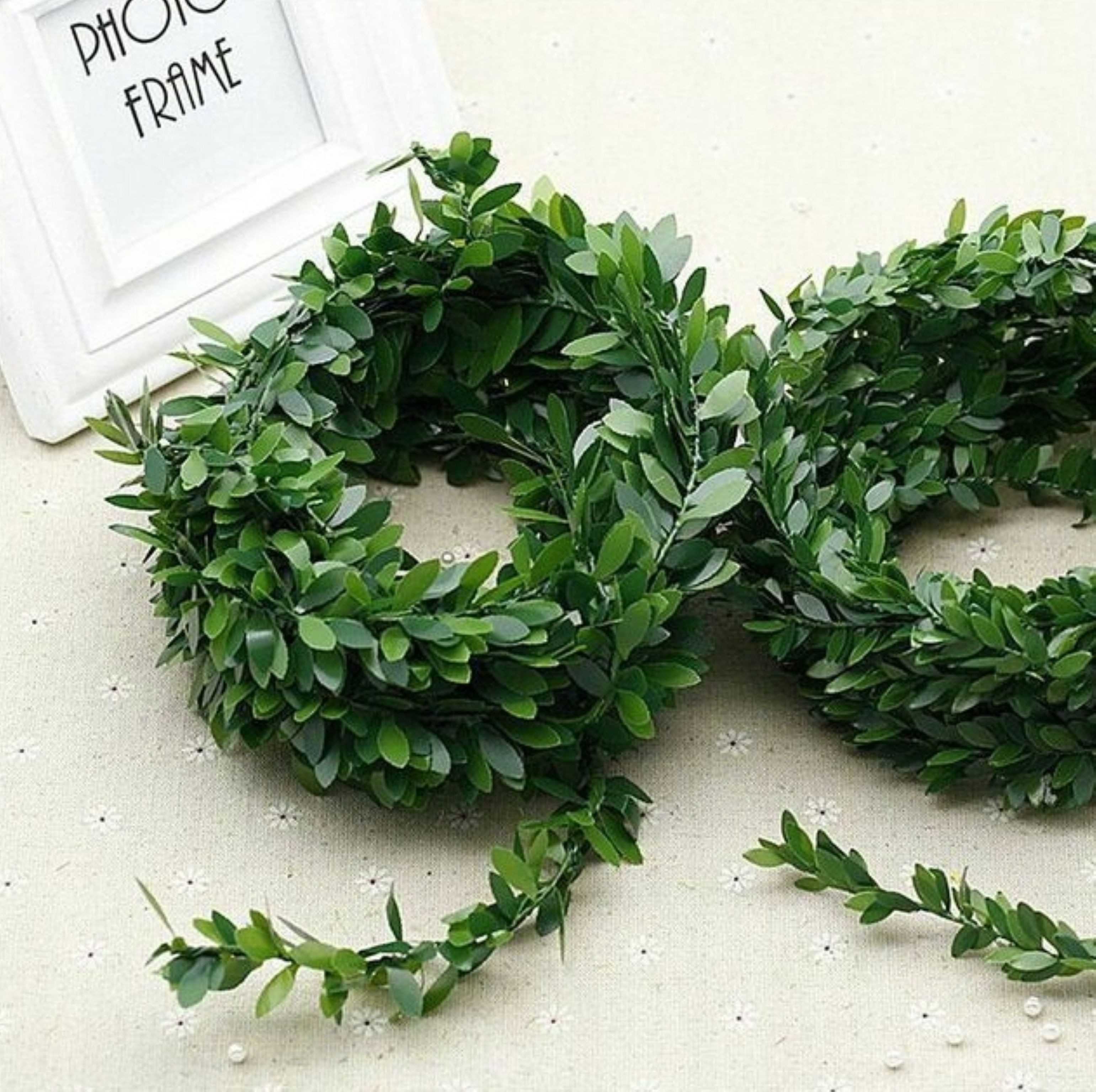 partydeco Girlanden Künstliche Buchsbaum-Girlande 7,5m – Hochzeit & Kommunion!