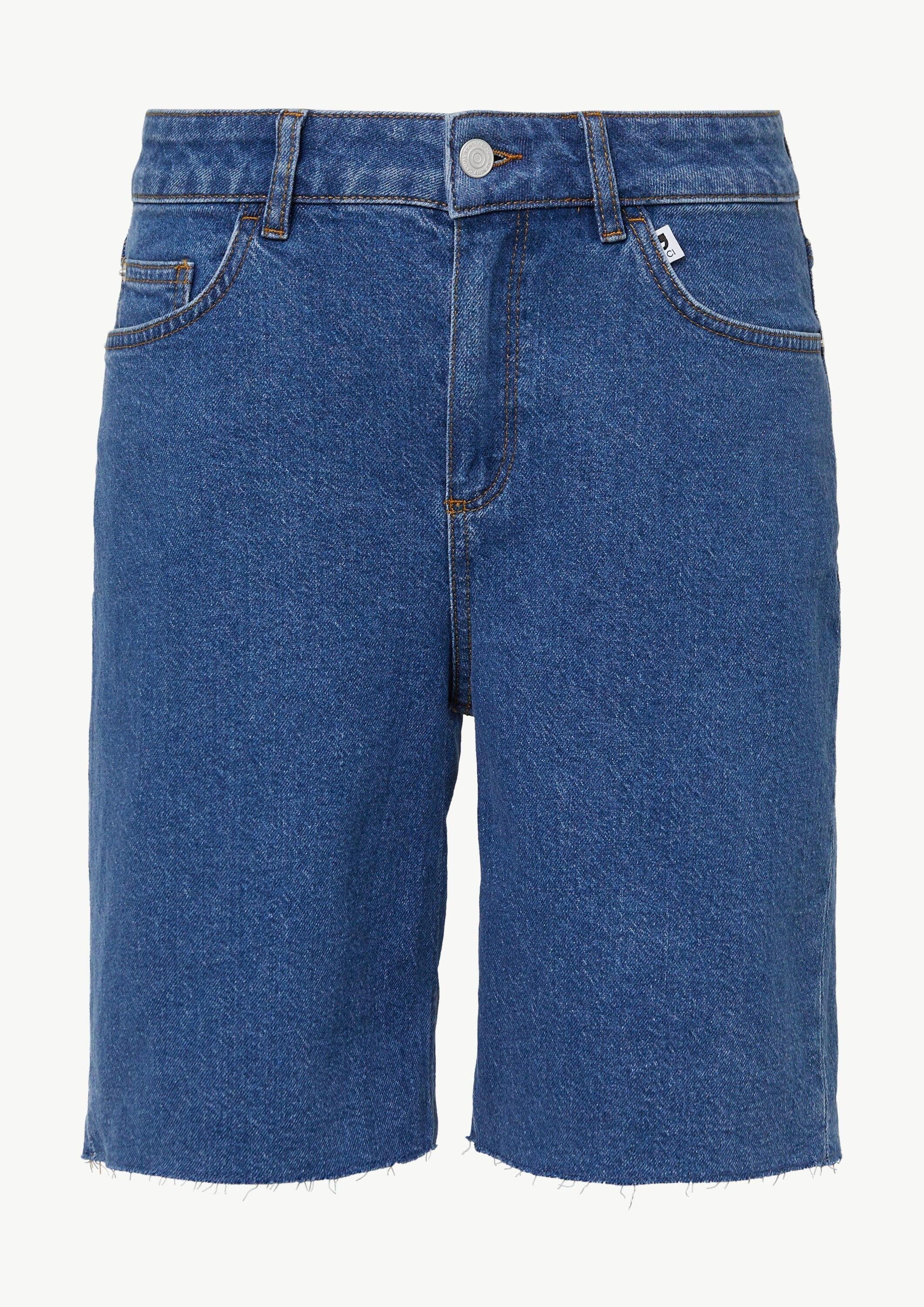 comma Jeansshorts Jeans-Hose Bermuda-Jeans mit High Rise und offenem Saum