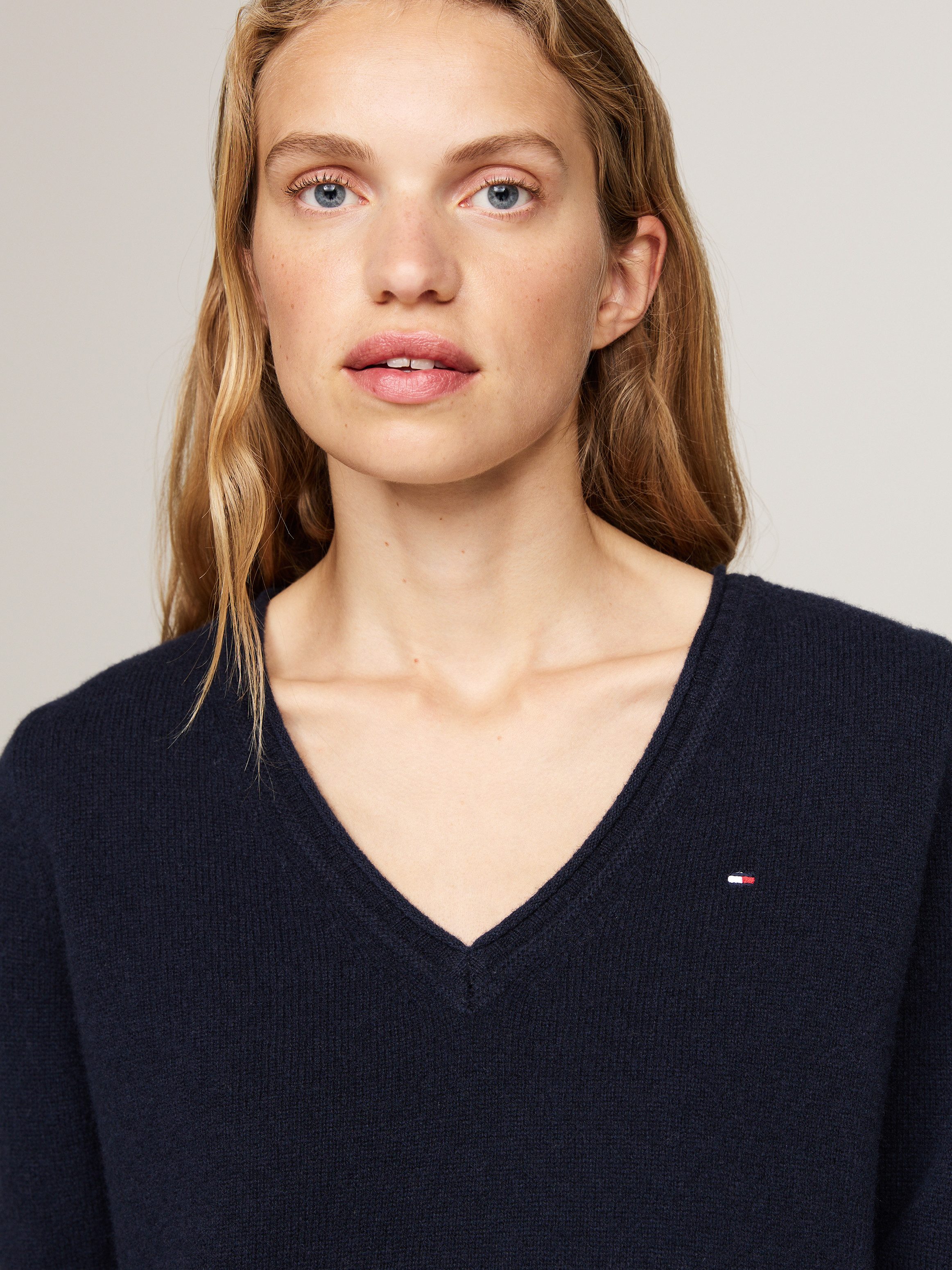 Tommy Hilfiger Strickpullover "SOFT WOOL V-NK SWEATER", aus reiner Wolle günstig online kaufen