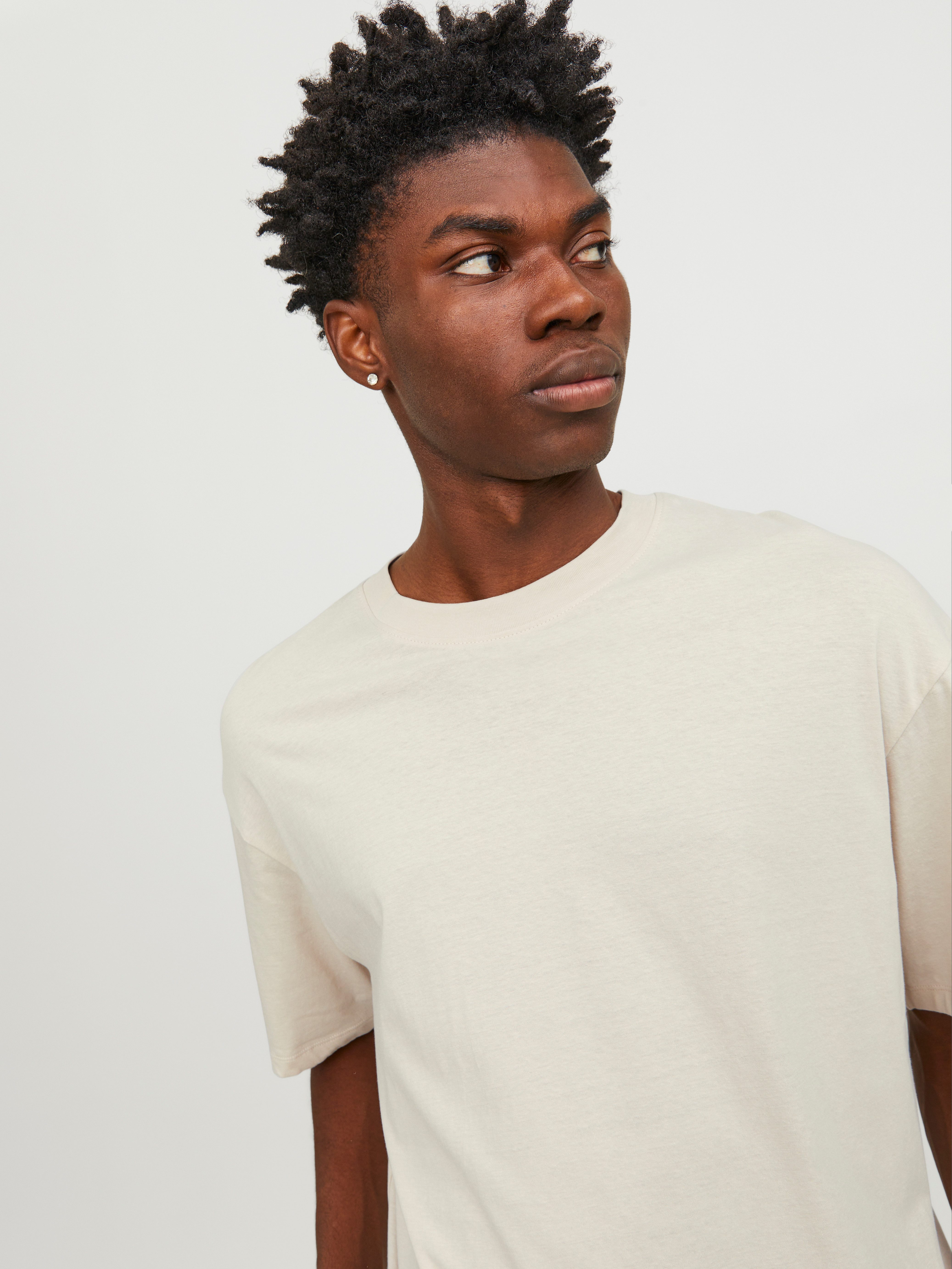 Jack & Jones Oversize-Shirt JJEBRADLEY Oversize T-Shirt mit klassischem Rundhalsausschnitt mit gekämmten Jersey