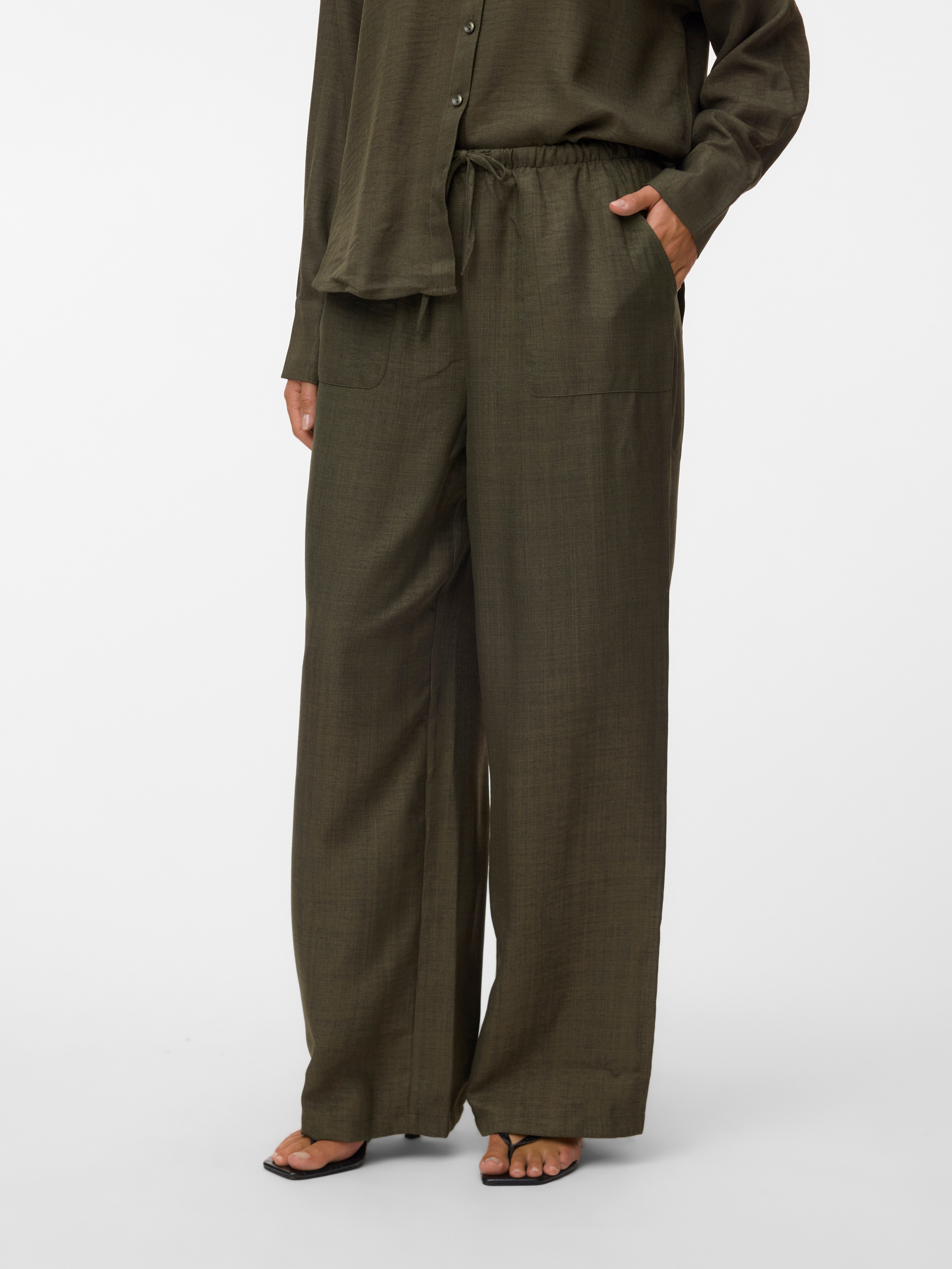 Vero Moda Schlupfhose VMMELANEY HW LOOSE PANT WVN GA NOOS Kunstfaser, loose fit