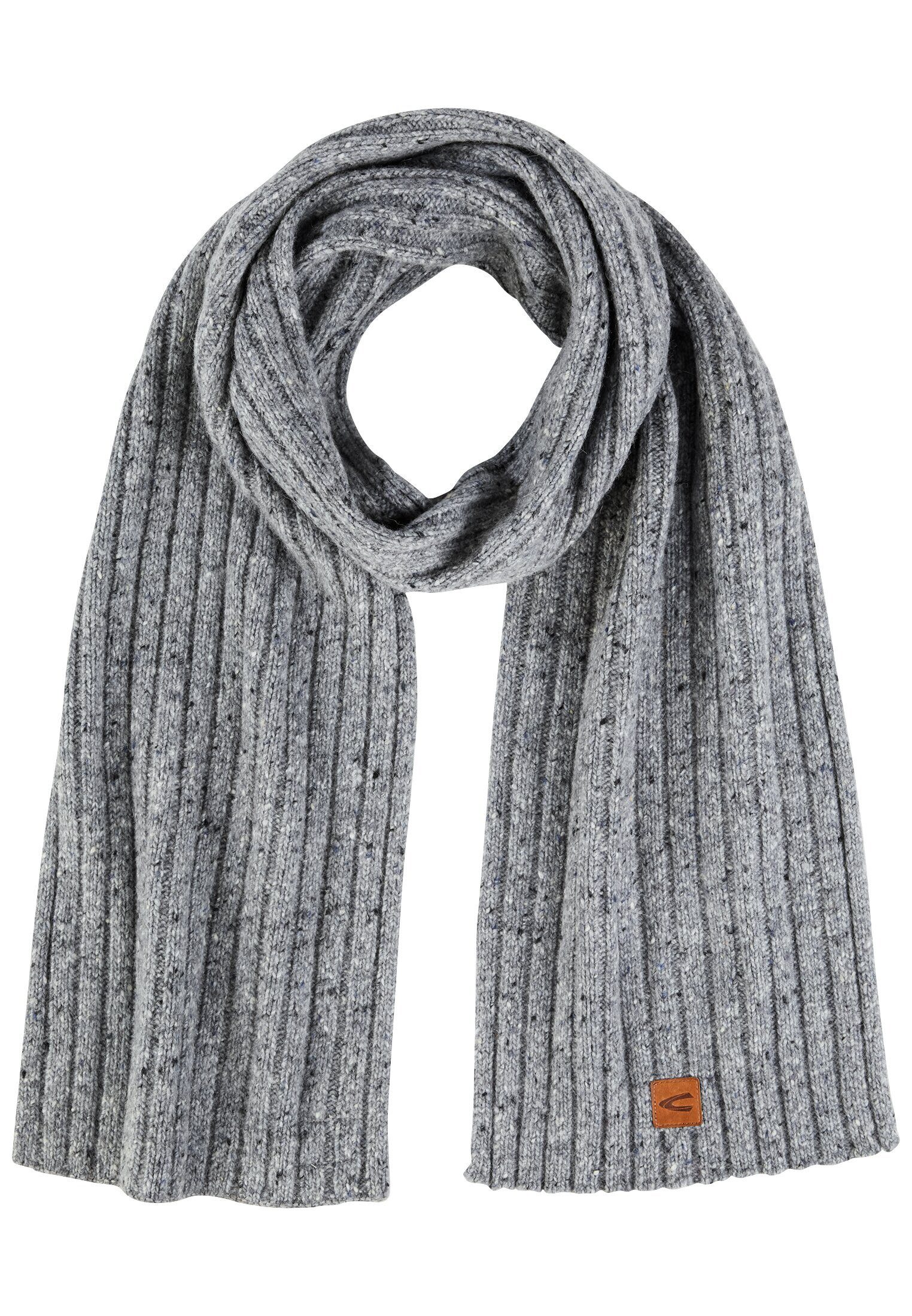 Strickschal aus einem Wollmix