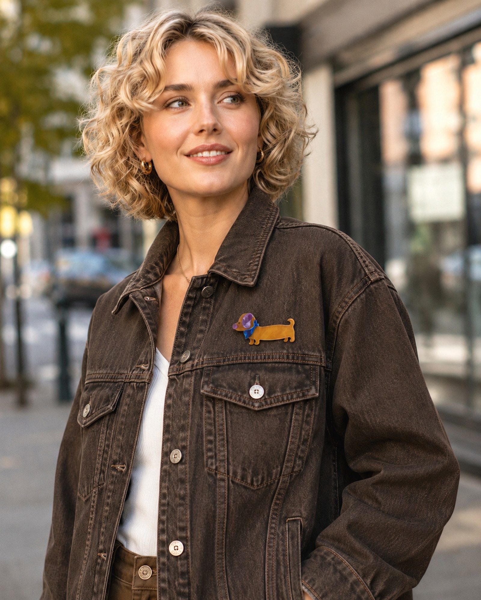 Ella Jonte Brosche, Dackel - süßer Blickfang in 3 Trendfarben - Anstecknadel