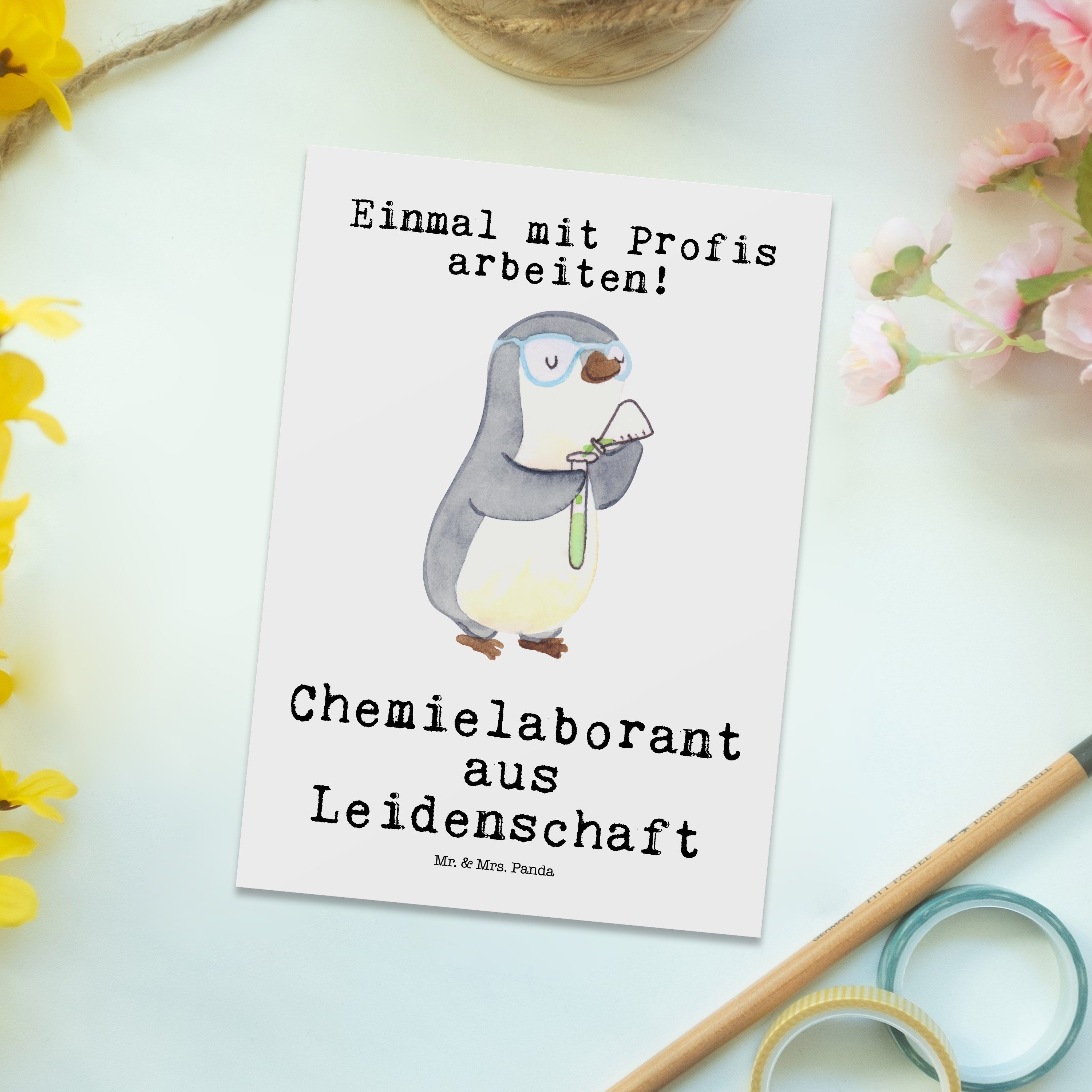 Geschenk, - Leidenschaft Panda Mr. & Postkarte Chemielaborant - Gru aus Mrs. Ansichtskarte, Weiß