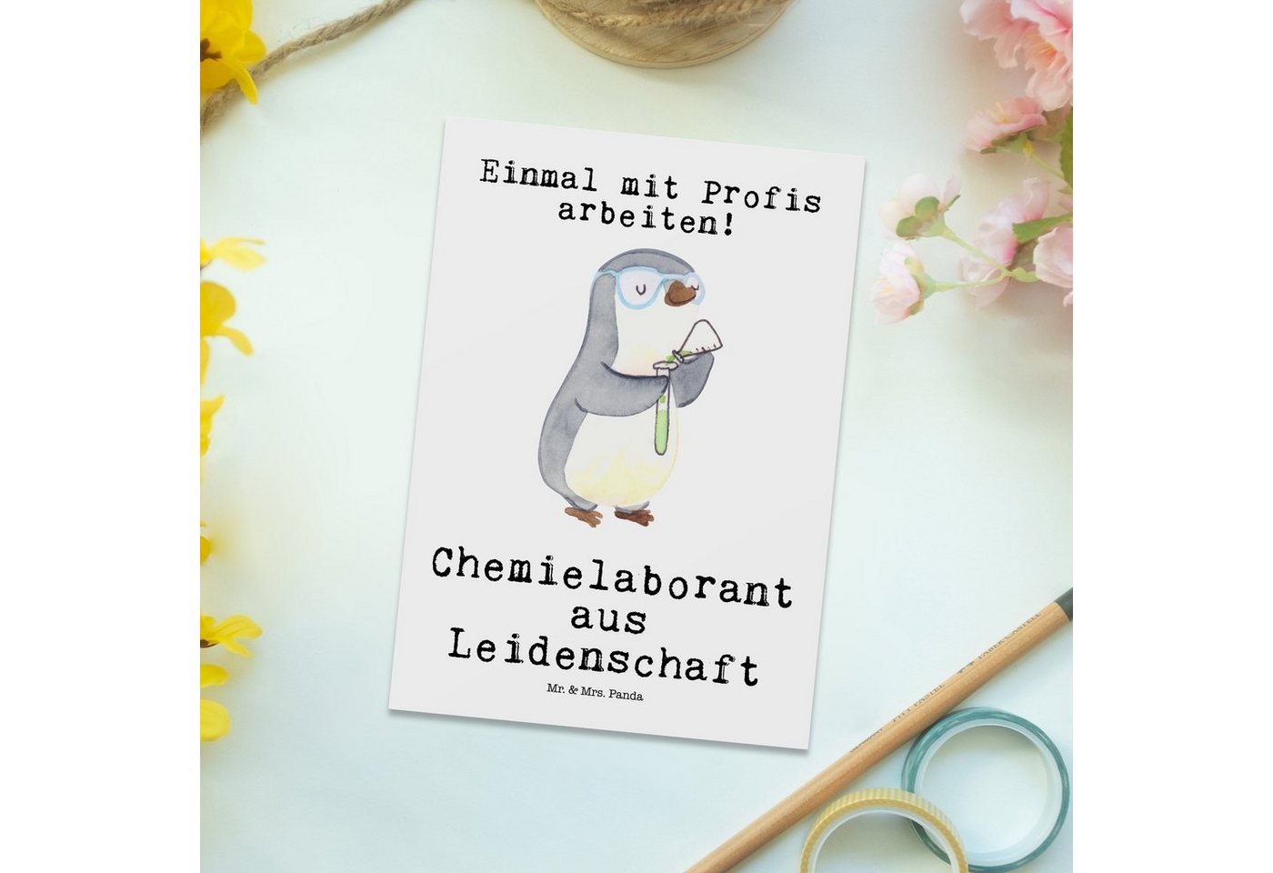 Thumbnail - Mr. & Mrs. Panda Postkarte Chemielaborant Leidenschaft - Weiß - Geschenk, Einladung, Karte, Jubi, Liebevolles Design