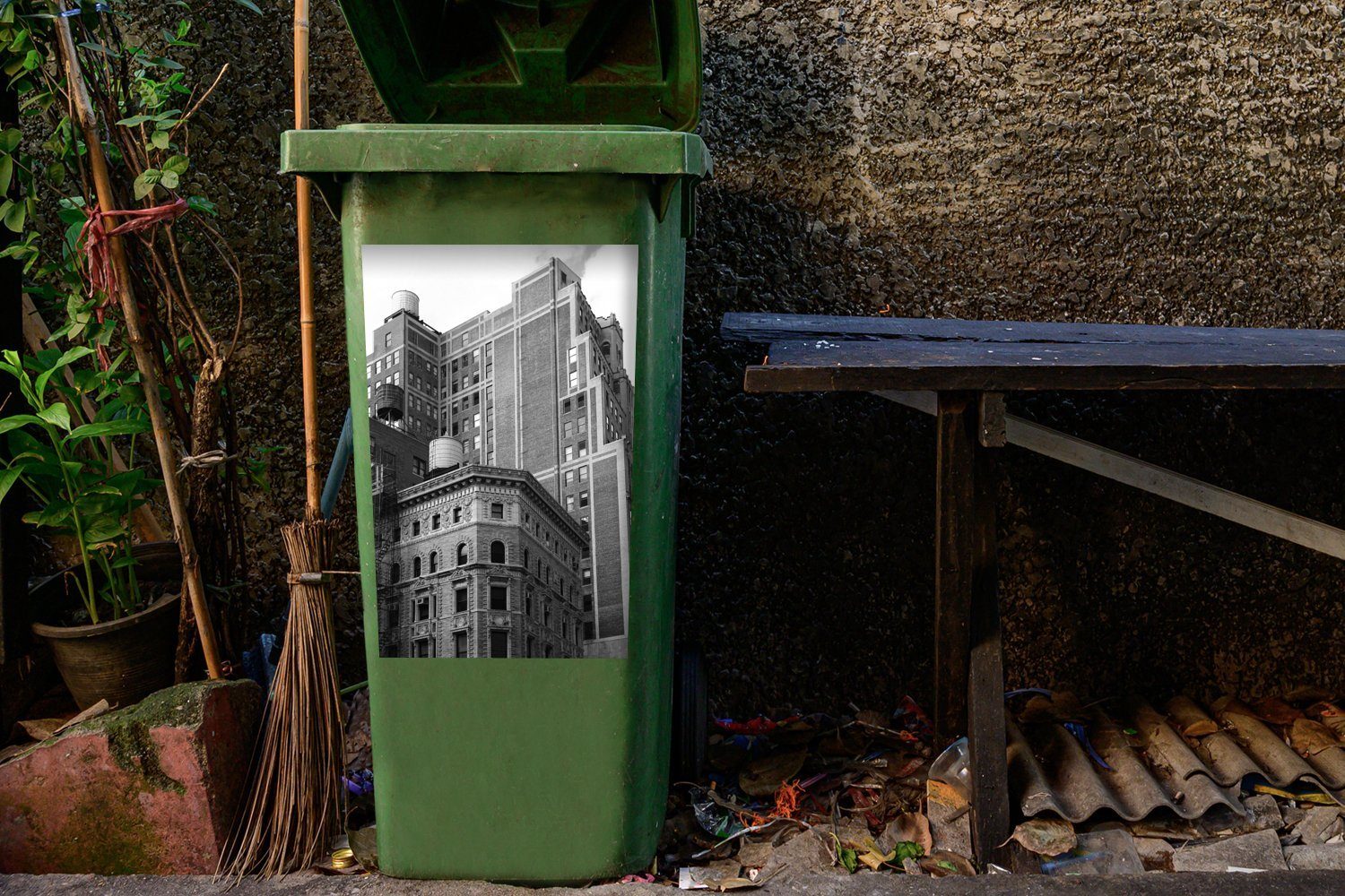 Abfalbehälter St), - Sticker, Broadway MuchoWow Wandsticker Container, Architektur Amerika Mülltonne, Mülleimer-aufkleber, - (1