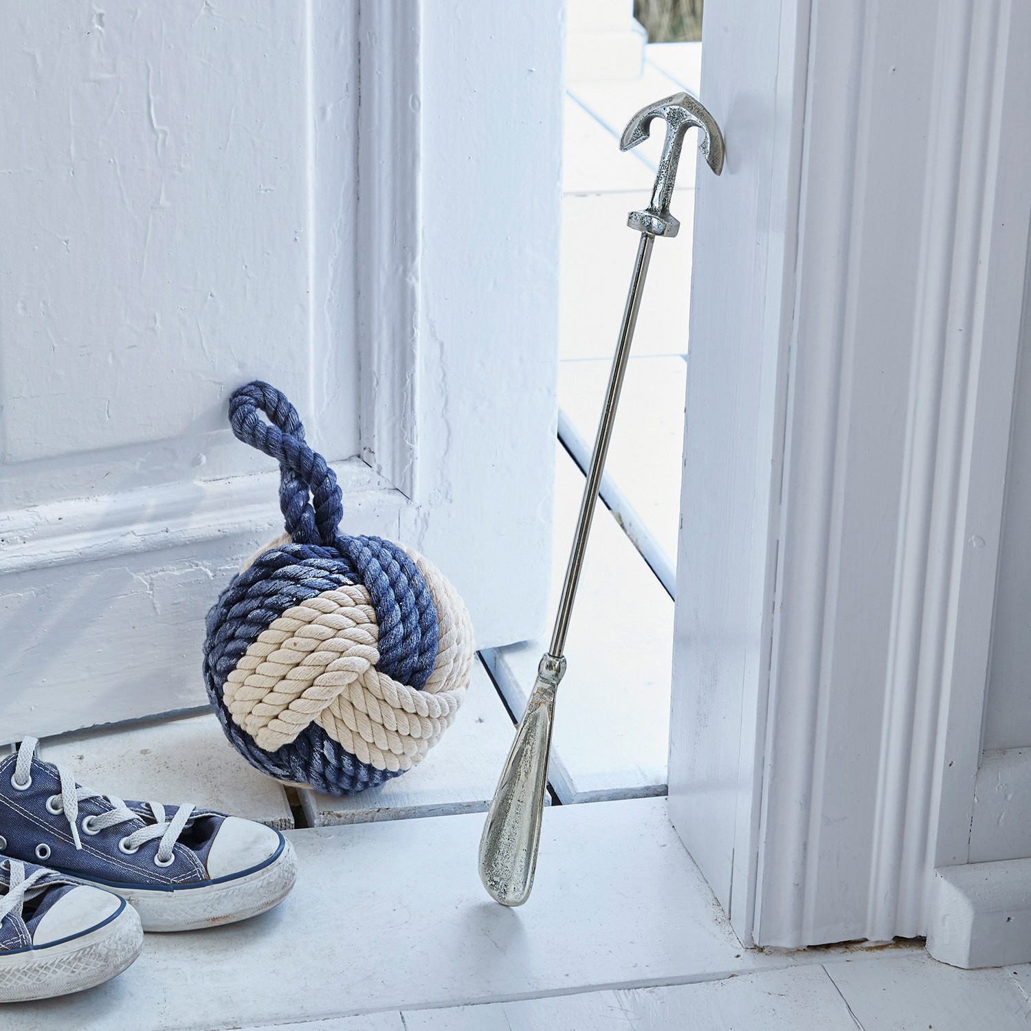 Mirabeau Kleiderständer Schuhlöffel Priam antiksilber