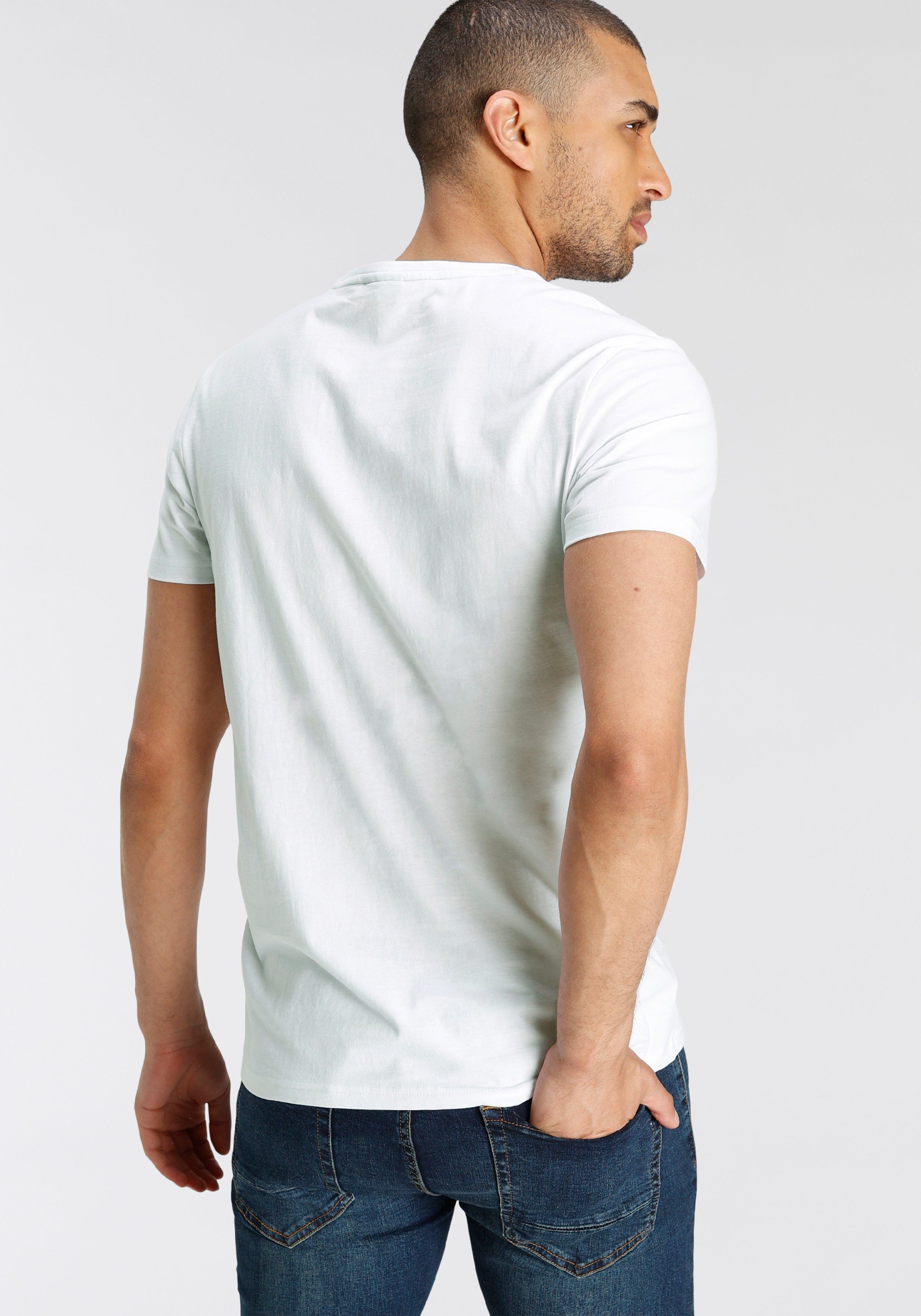 Bruno Banani T-Shirt glänzendem weiß mit Print